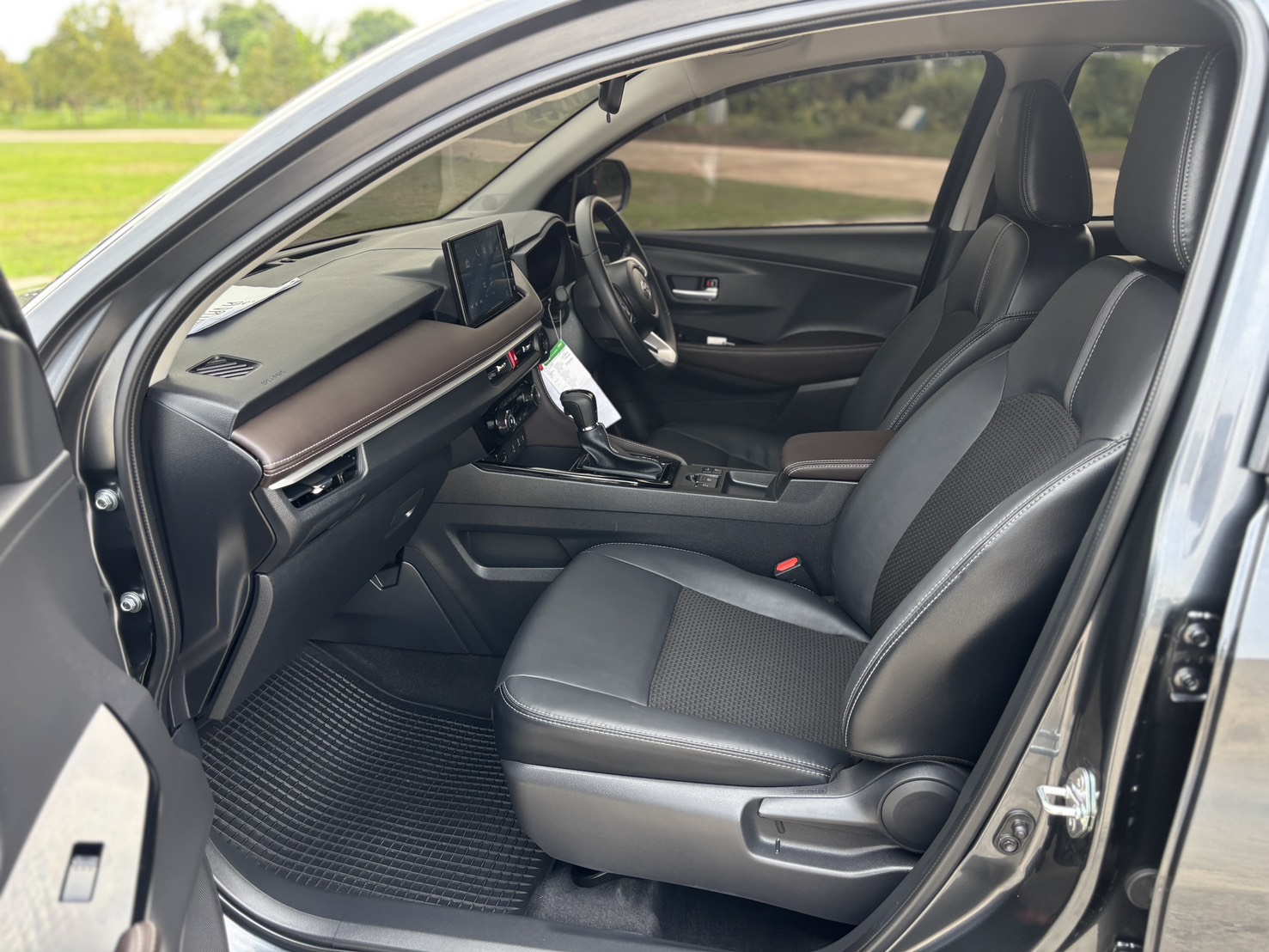 Toyota Yaris ATIV 1.2 Premium AT 2025