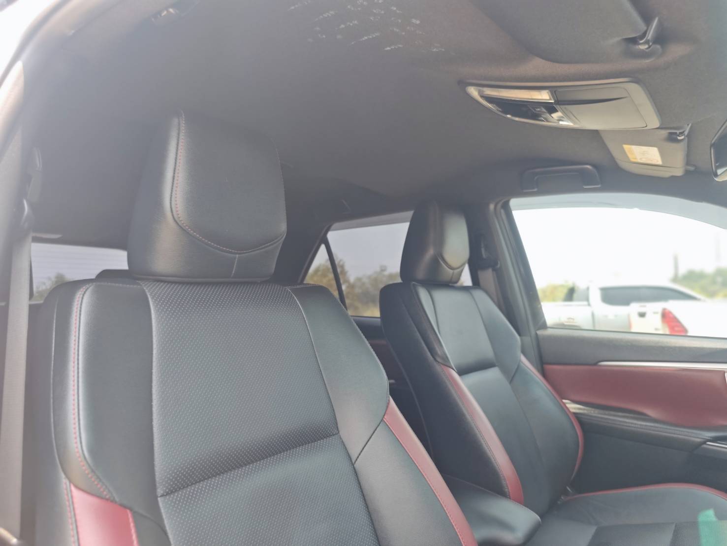 Toyota Fortuner 2.4 Leader 4WD SUV AT 2021
