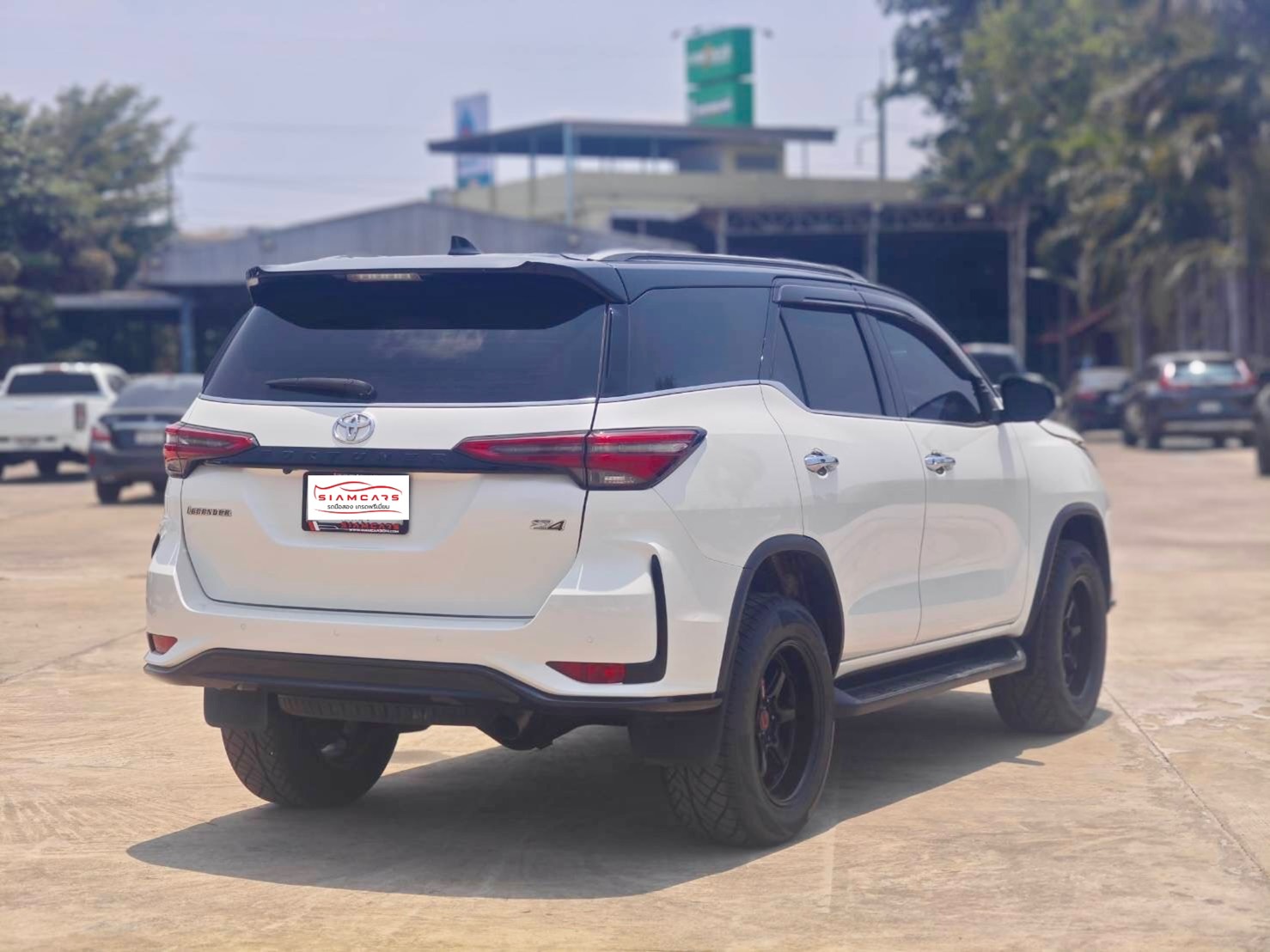 Toyota Fortuner 2.4 Leader 4WD SUV AT 2021