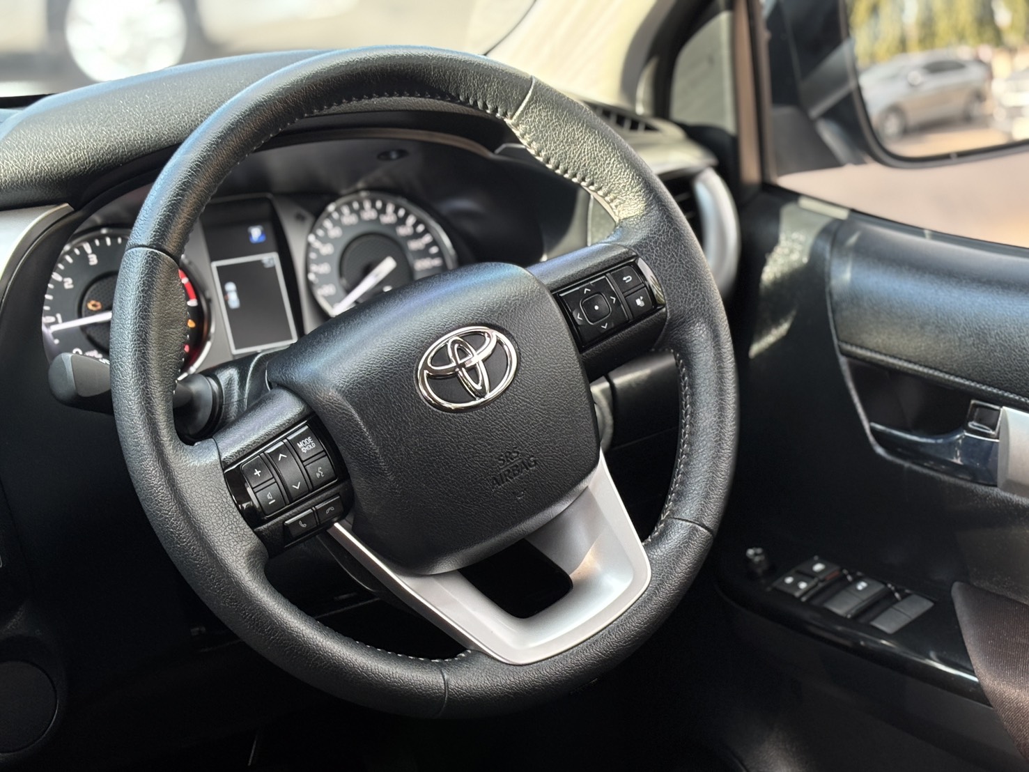 Toyota Hilux Revo Double Cab 2.4 Mid Z Edition AT 2023