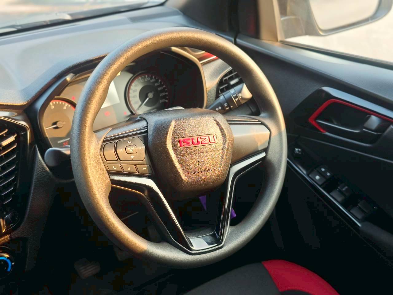 Isuzu D-Max All New Blue Power Cab-4 1.9 Ddi Speed X-series MT 2023