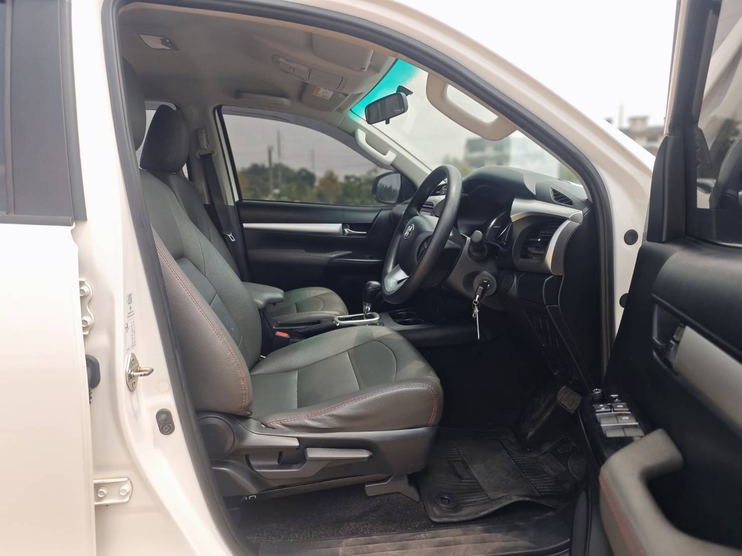 Toyota Hilux Revo Double Cab 2.4 MID Prerunner AT 2023