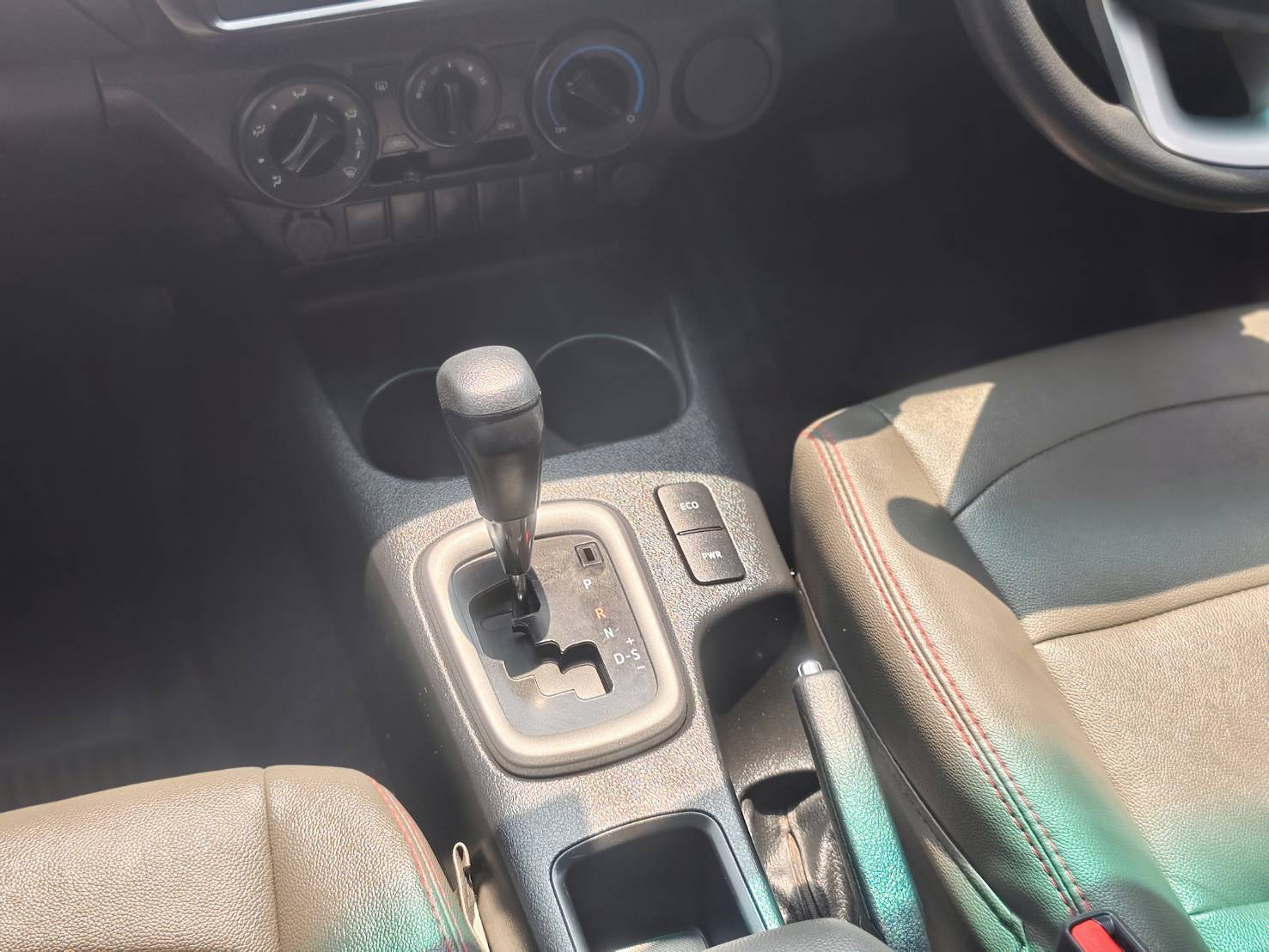 Toyota Hilux Revo Double Cab 2.4 MID Prerunner AT 2023