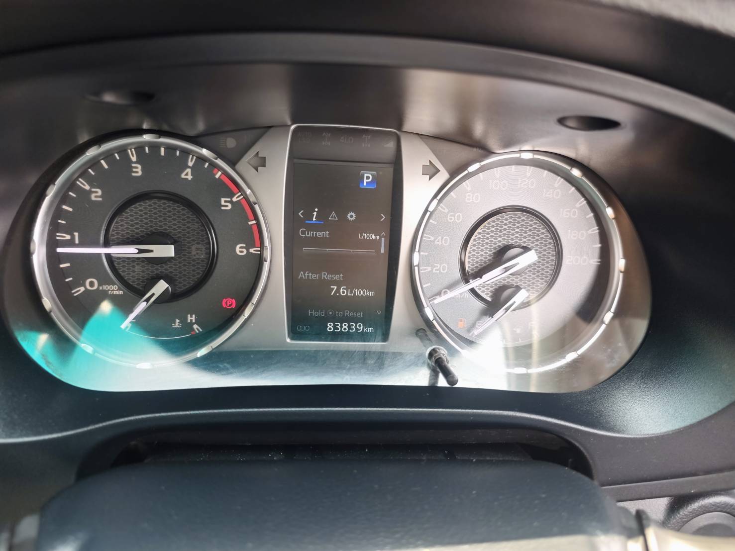 Toyota Hilux Revo Double Cab 2.4 MID Prerunner AT 2023