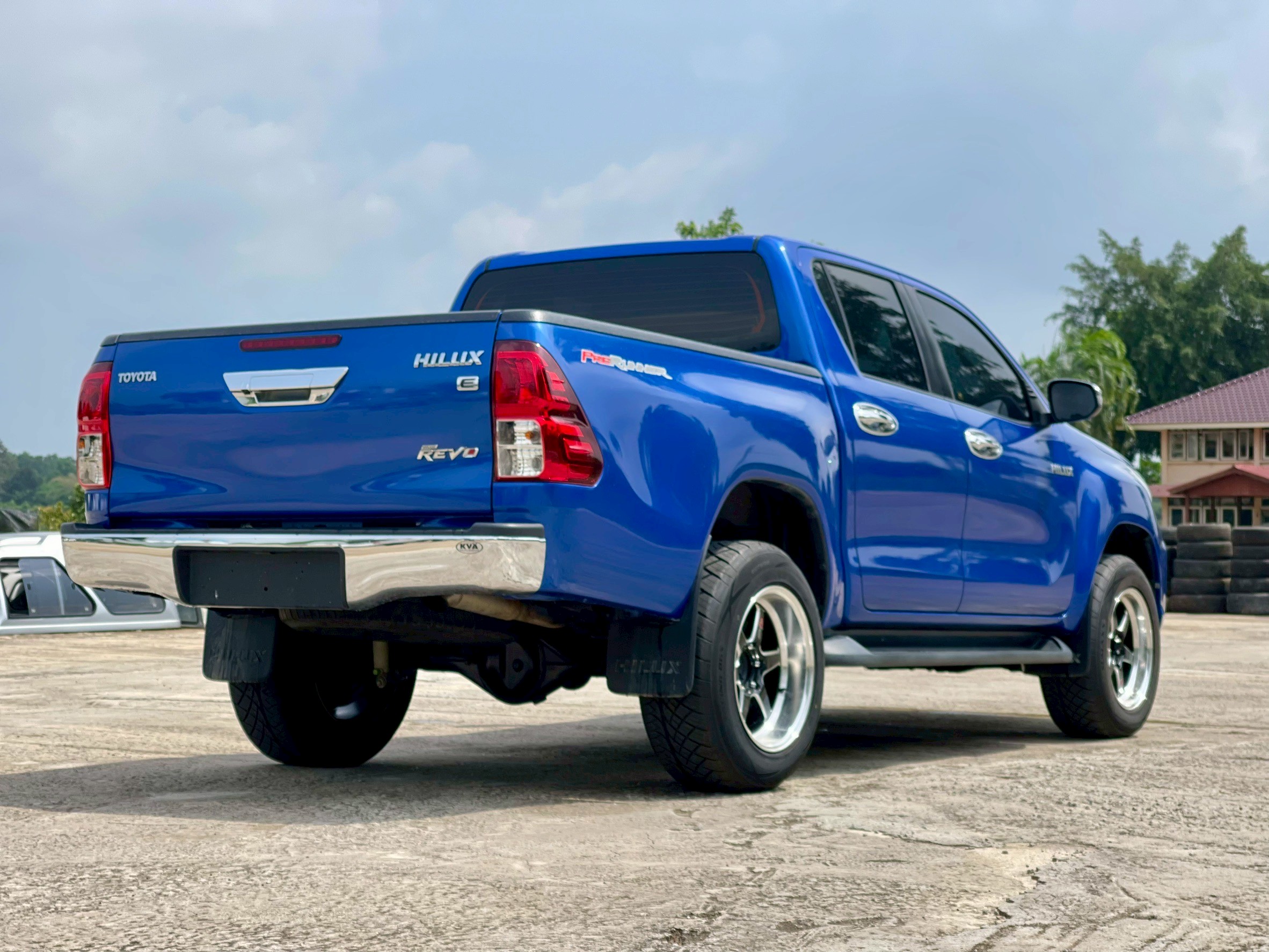 Toyota Hilux Revo Double Cab 2.4 E Plus Prerunner MT 2019