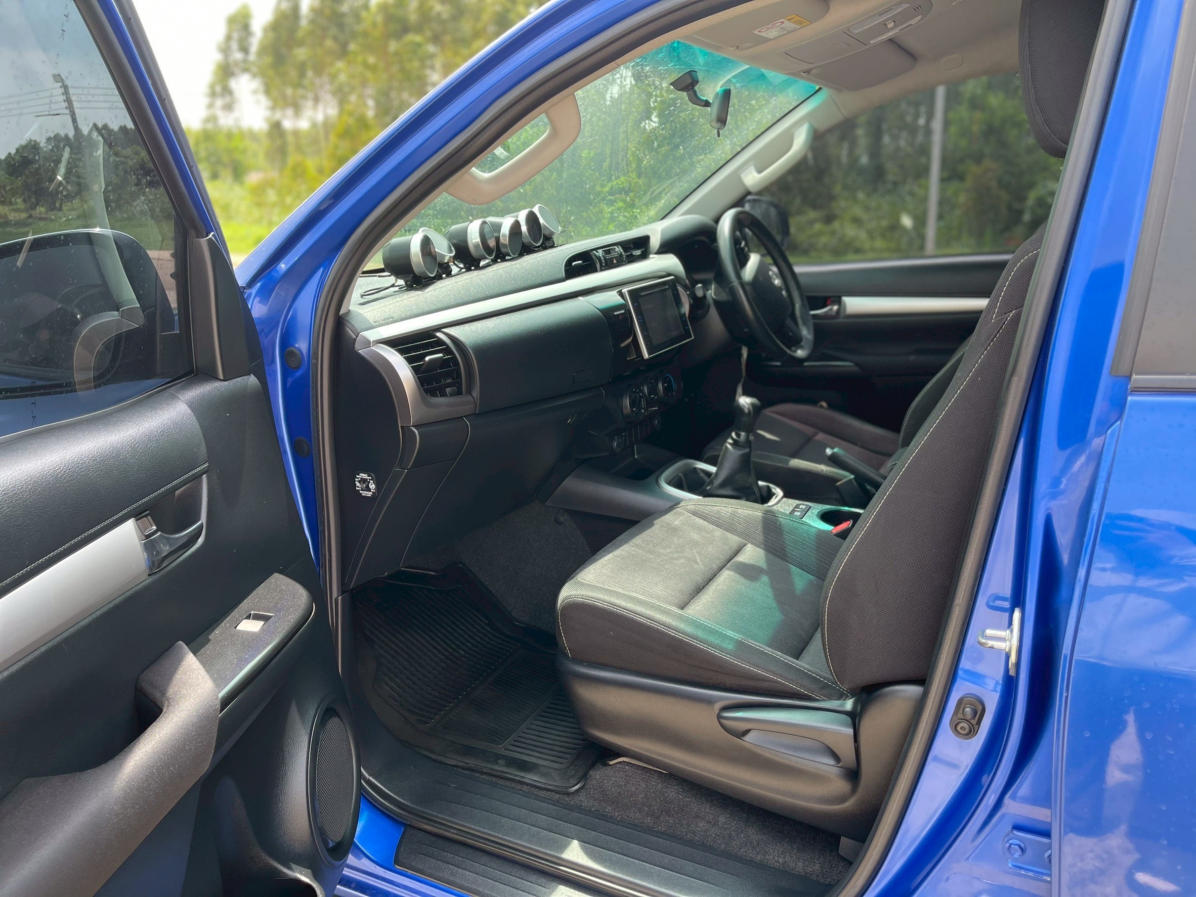 Toyota Hilux Revo Double Cab 2.4 E Plus Prerunner MT 2019