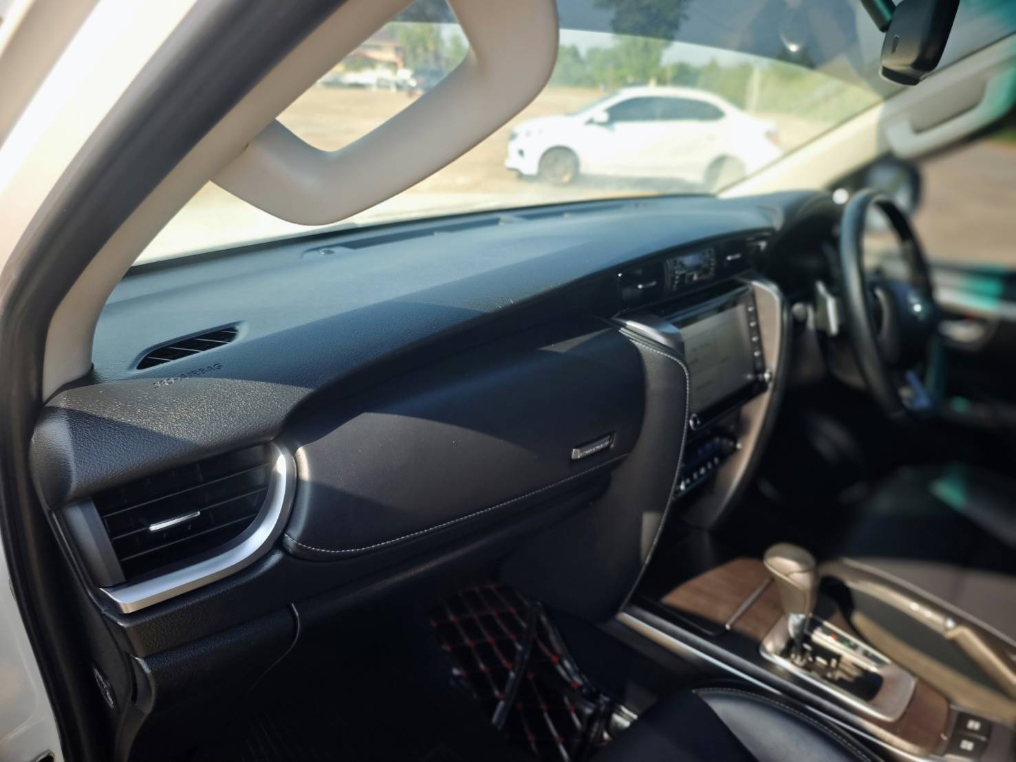 Toyota Fortuner 2.4 V SUV AT 2020