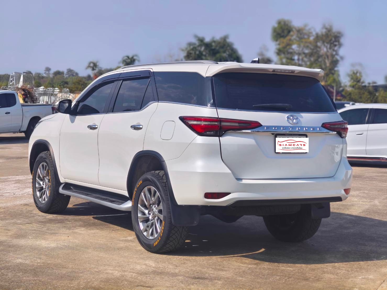 Toyota Fortuner 2.4 V SUV AT 2020