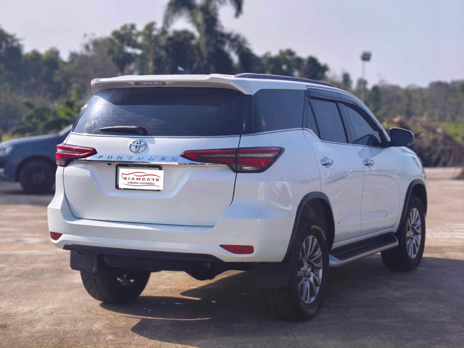 Toyota Fortuner 2.4 V SUV AT 2020