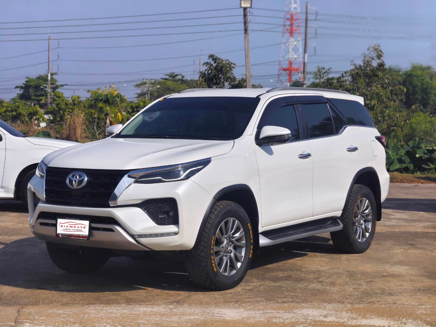 Toyota Fortuner 2.4 V SUV AT 2020