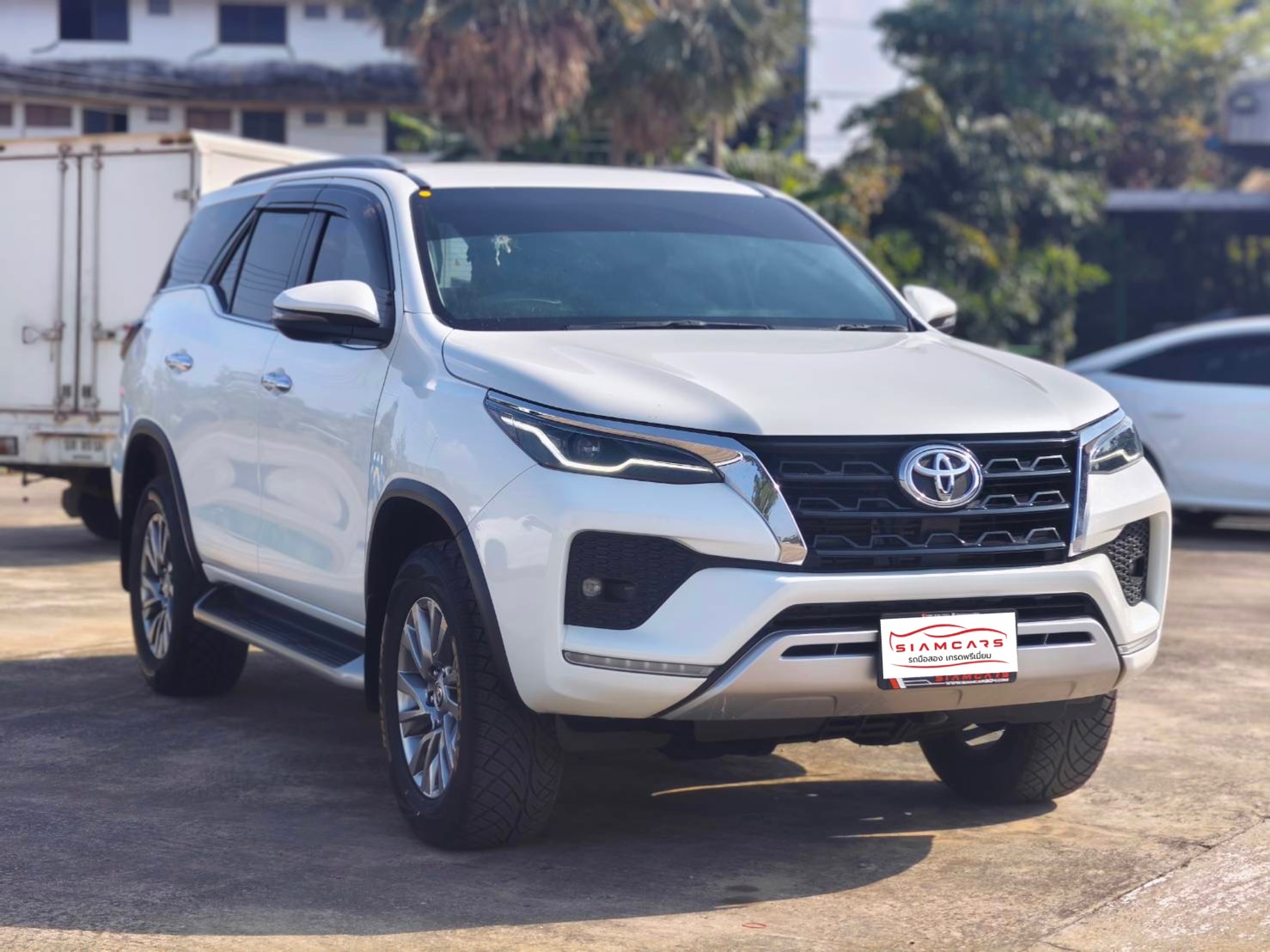 Toyota Fortuner 2.4 V SUV AT 2020