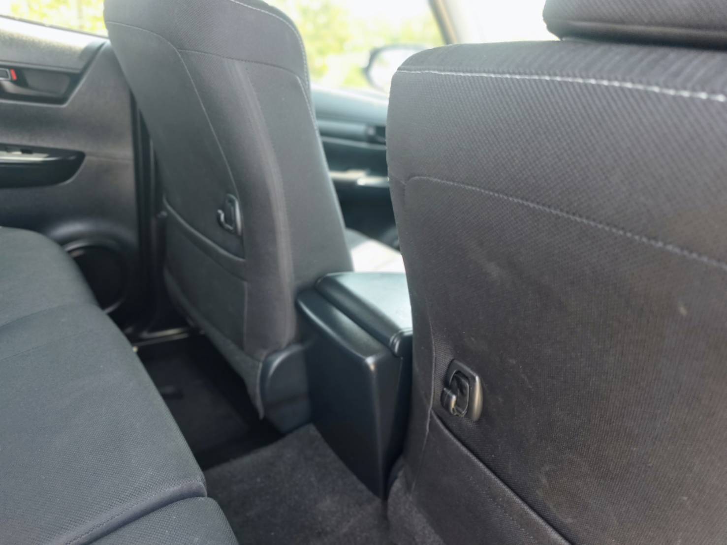 Toyota Hilux Revo Double Cab 2.4 Entry Z Edition MT 2023