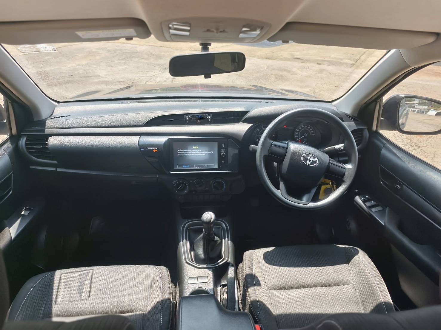 Toyota Hilux Revo Double Cab 2.4 Entry Z Edition MT 2023