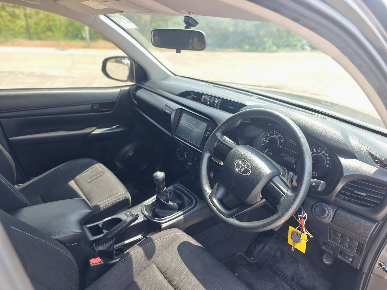 Toyota Hilux Revo Double Cab 2.4 Entry Z Edition MT 2023