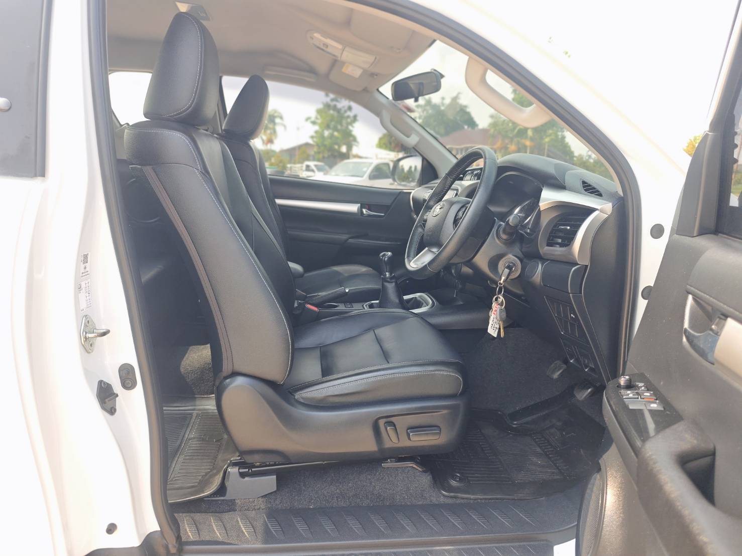 Toyota Hilux Revo Smart Cab 2.4 Entry Prerunner MT 2022