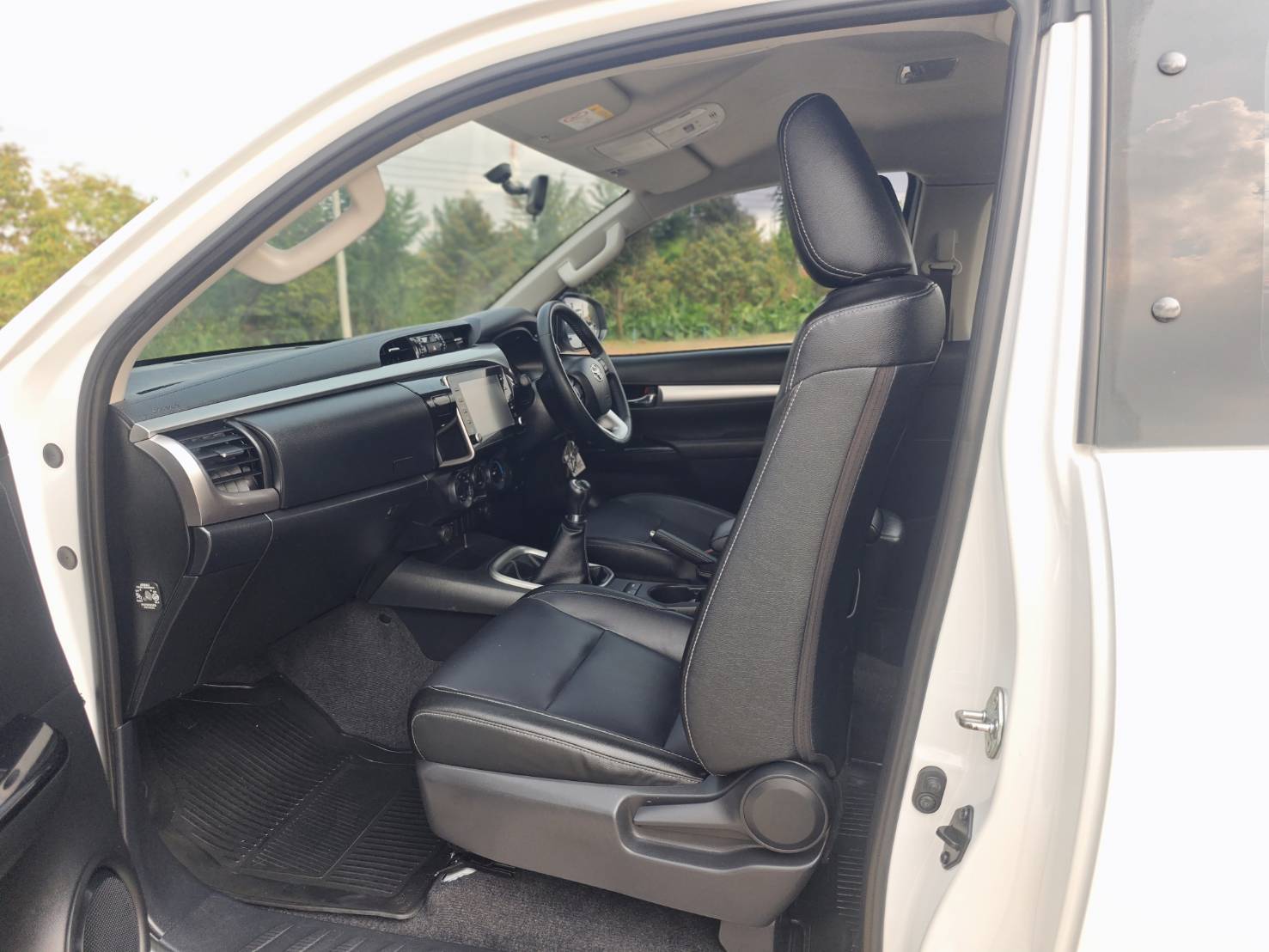 Toyota Hilux Revo Smart Cab 2.4 Entry Prerunner MT 2022