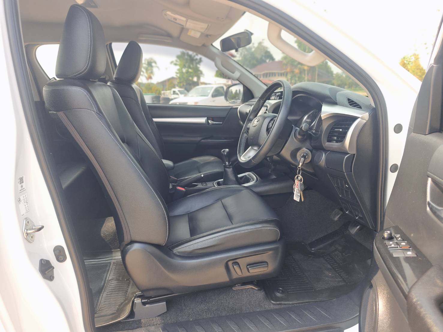 Toyota Hilux Revo Smart Cab 2.4 Entry Prerunner MT 2022