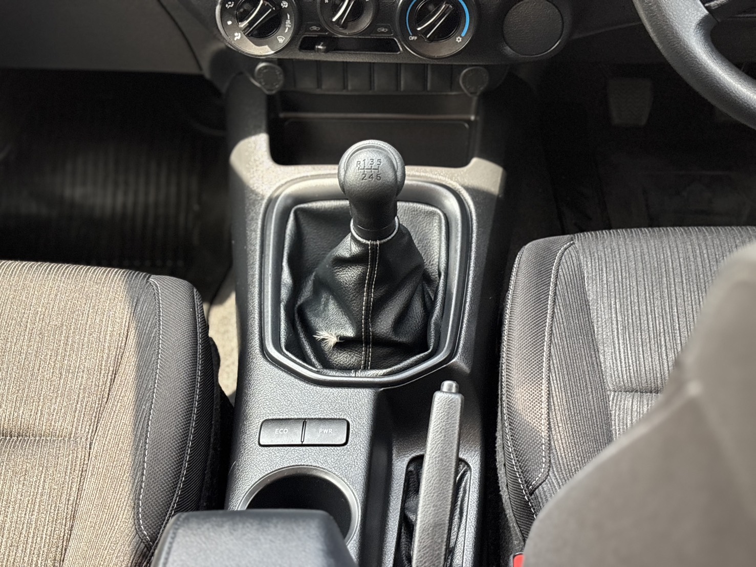 Toyota Hilux Revo Double Cab 2.4 Entry Z Edition MT 2022