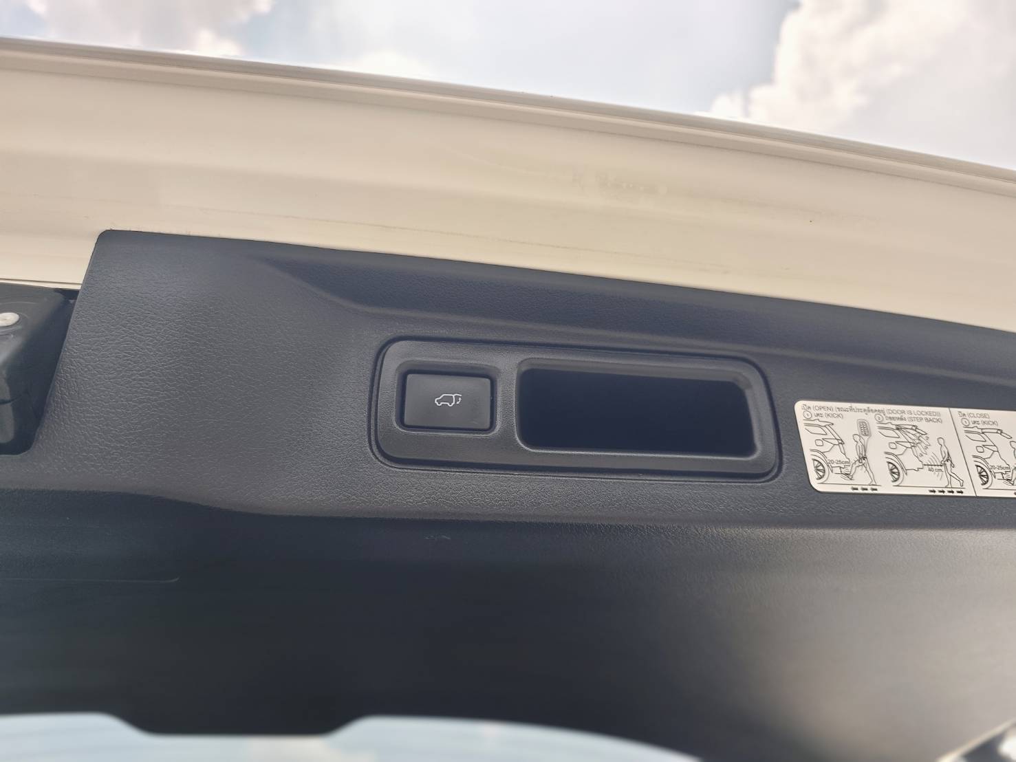 Toyota Fortuner 2.4 Leader SUV AT 2022