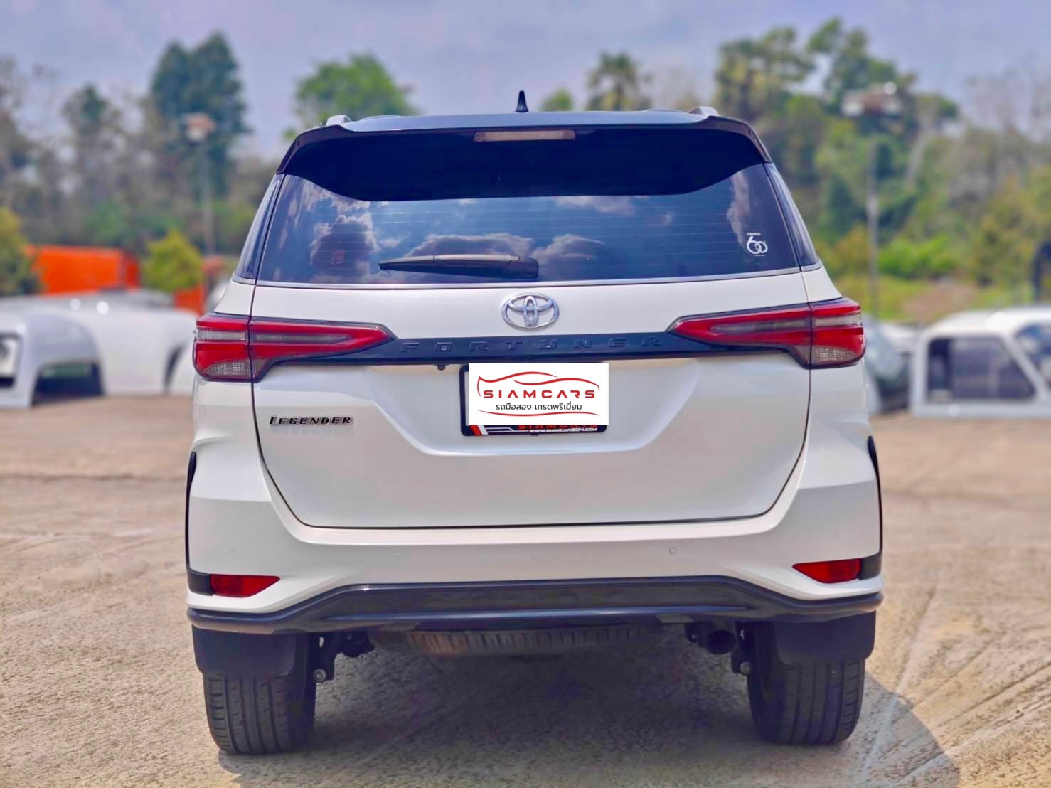 Toyota Fortuner 2.4 Leader SUV AT 2022