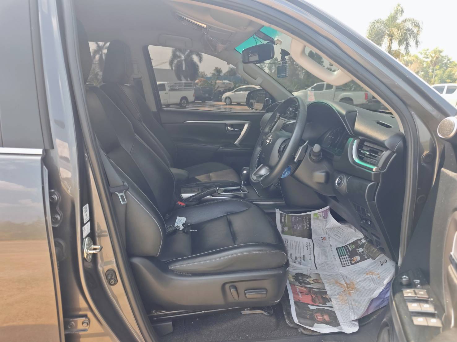 Toyota Fortuner 2.4 Leader V SUV AT 2023
