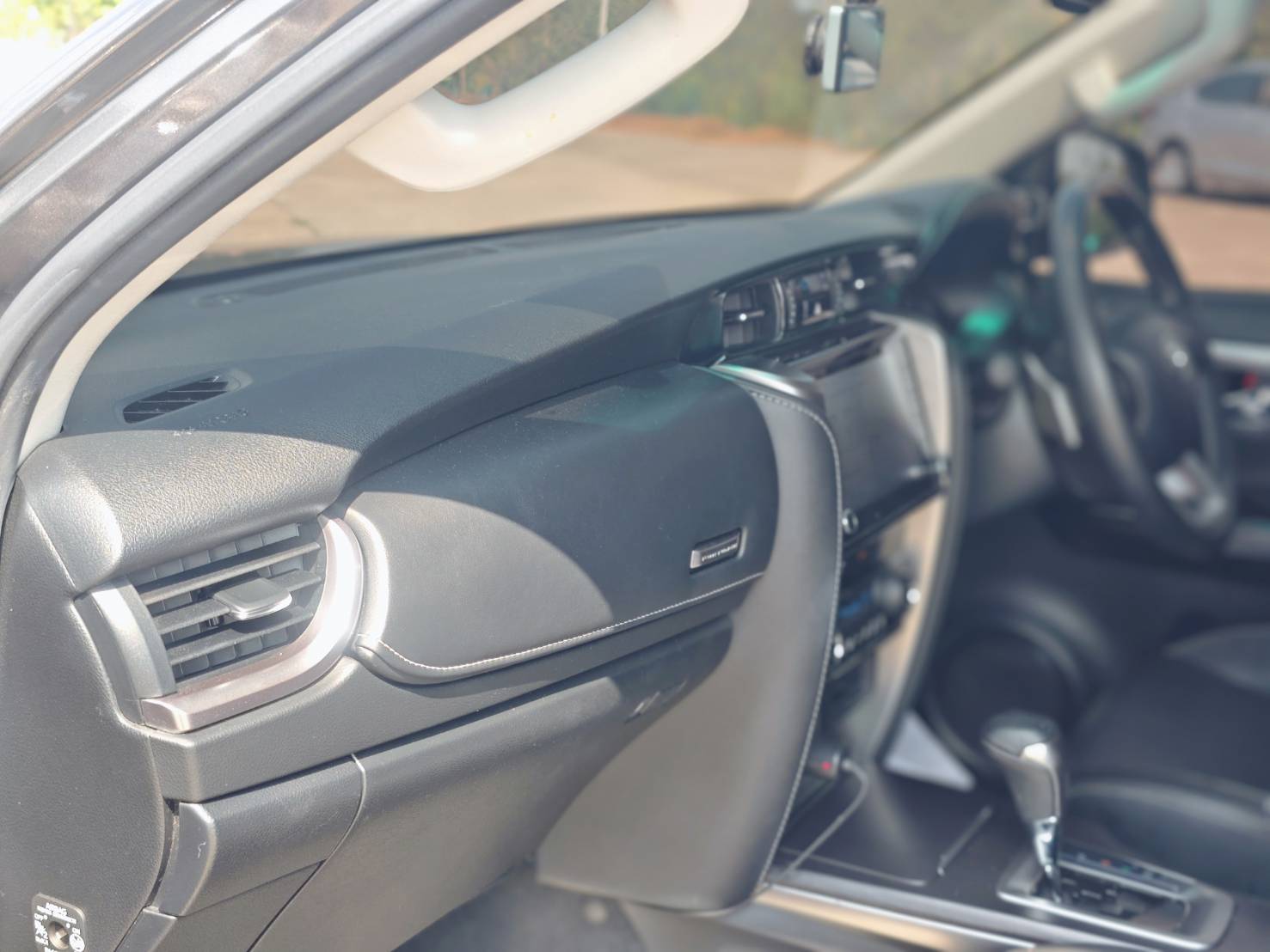 Toyota Fortuner 2.4 Leader V SUV AT 2023