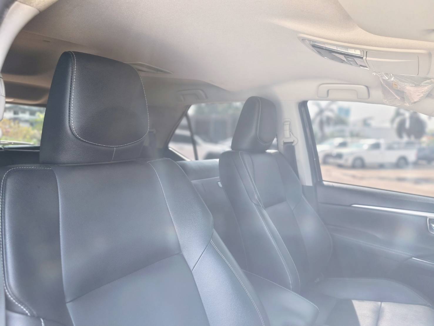 Toyota Fortuner 2.4 Leader V SUV AT 2023