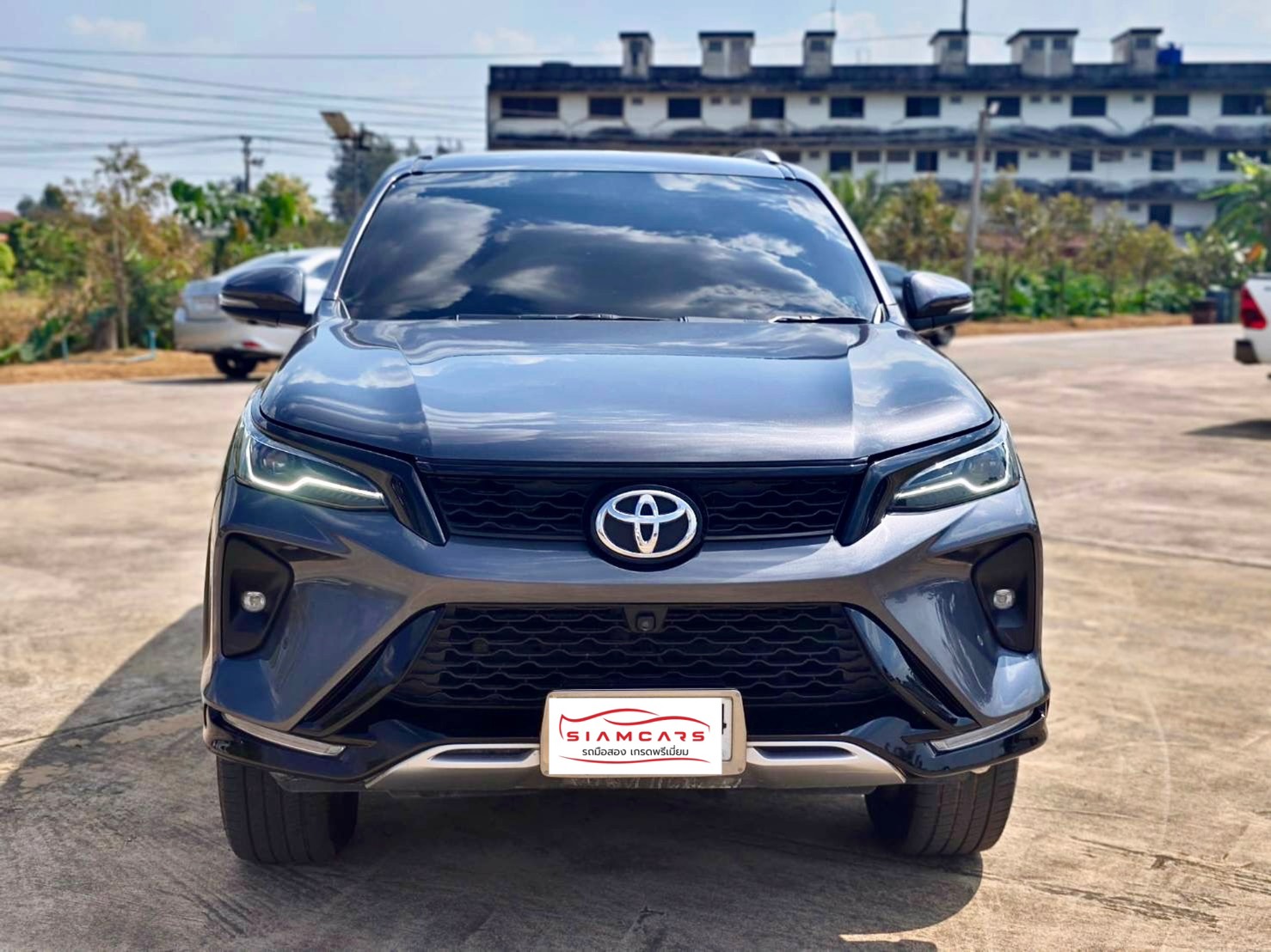 Toyota Fortuner 2.4 Leader V SUV AT 2023
