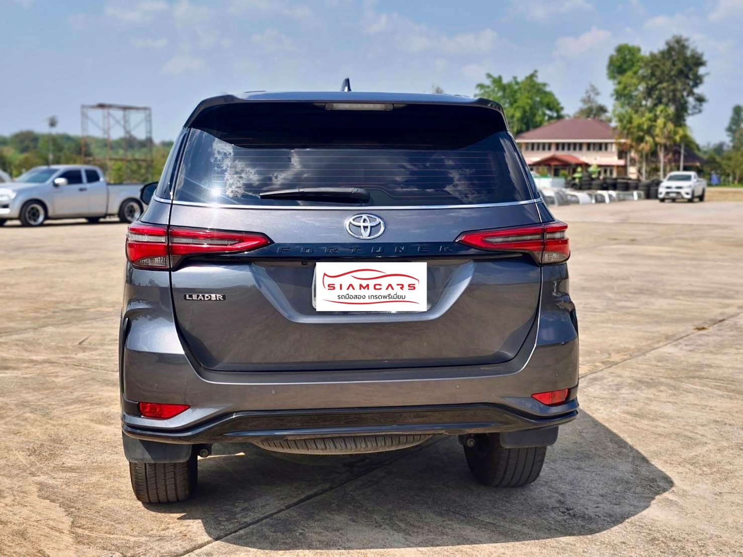 Toyota Fortuner 2.4 Leader V SUV AT 2023