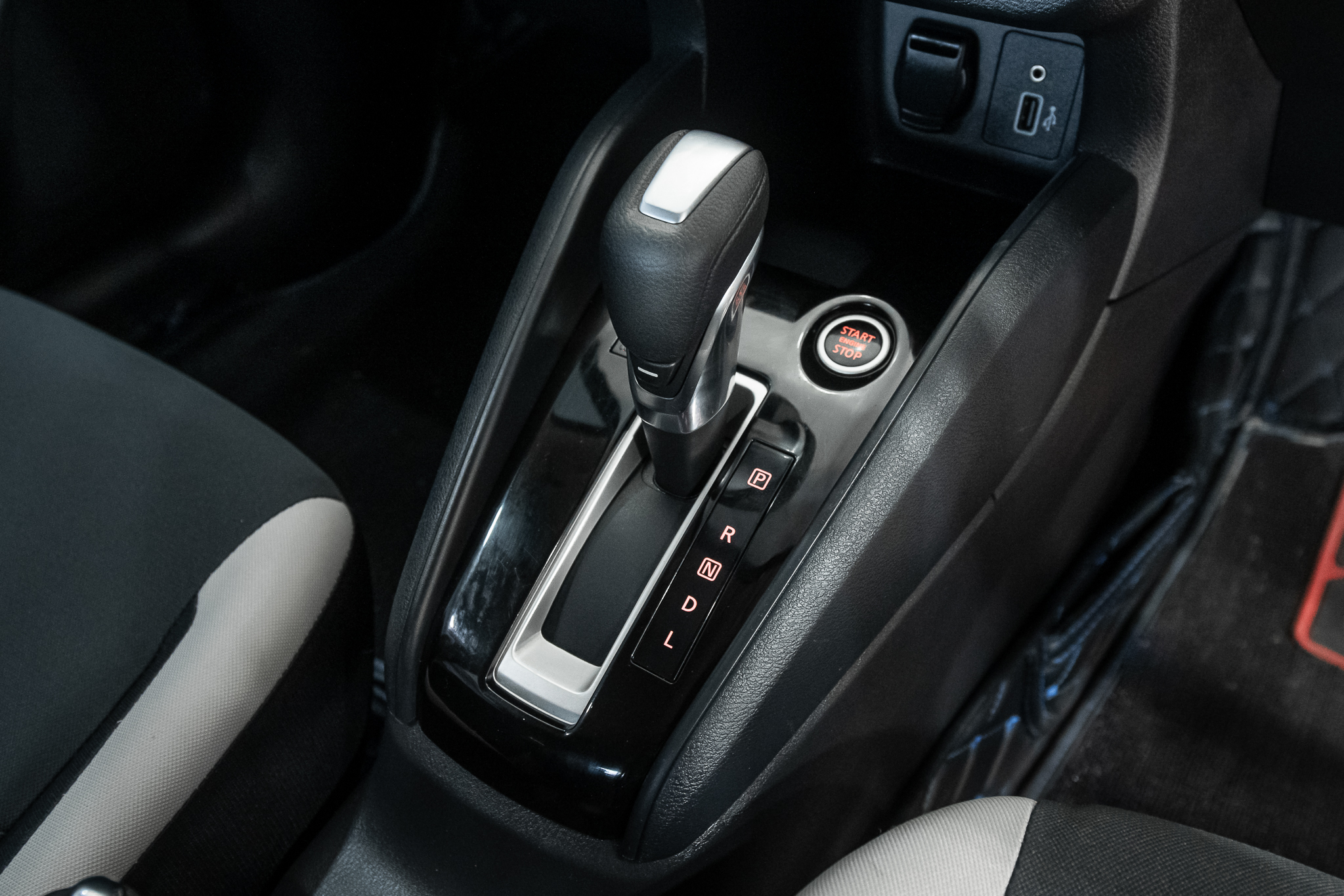 Nissan Almera Turbo 1.0 V Sportech AT 2020
