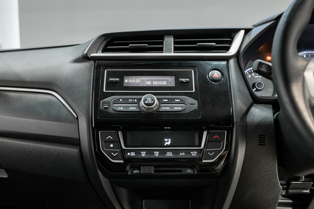 Honda BR-V 1.5 V SUV AT 2017