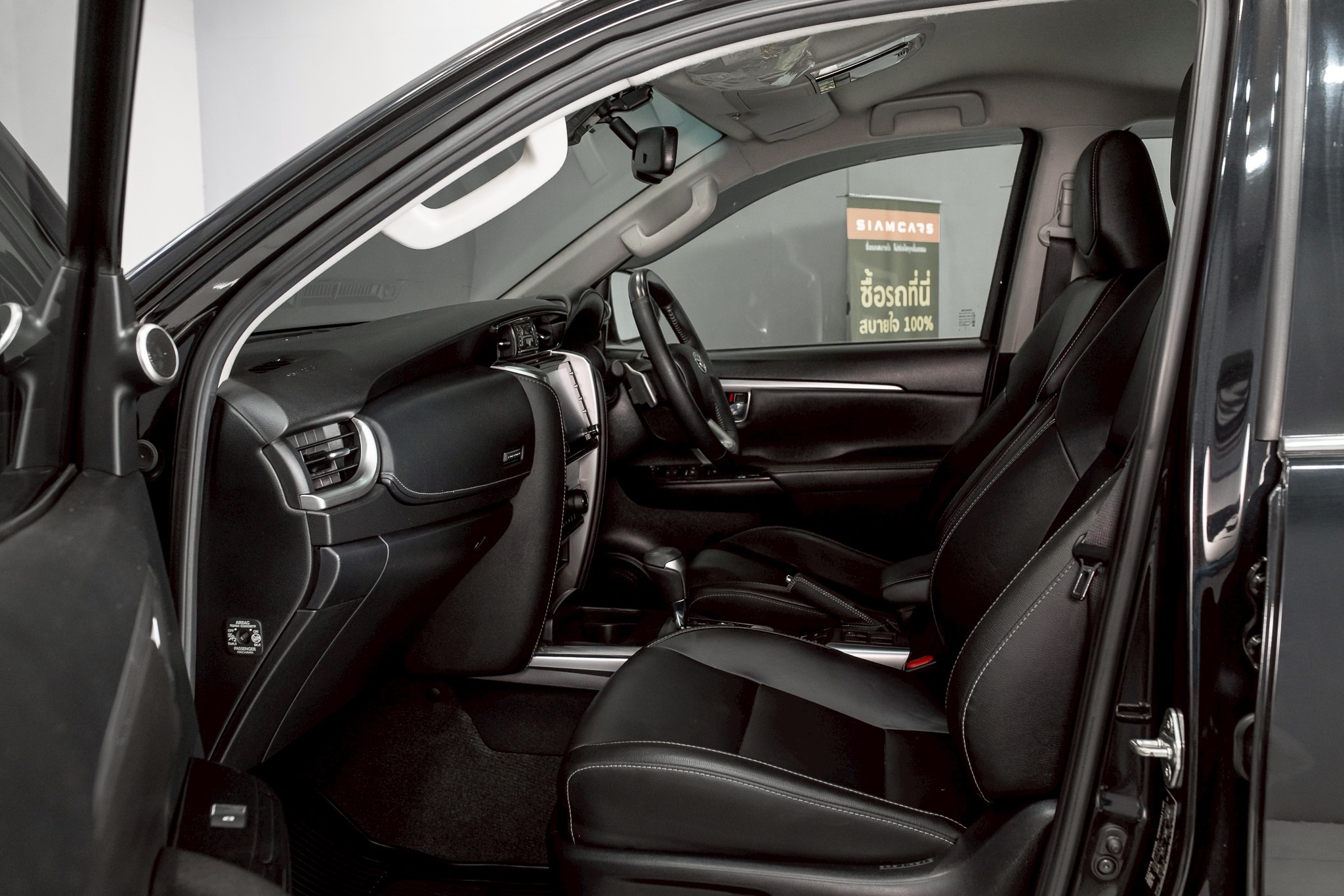 Toyota Fortuner 2.4 Leader V SUV AT 2022