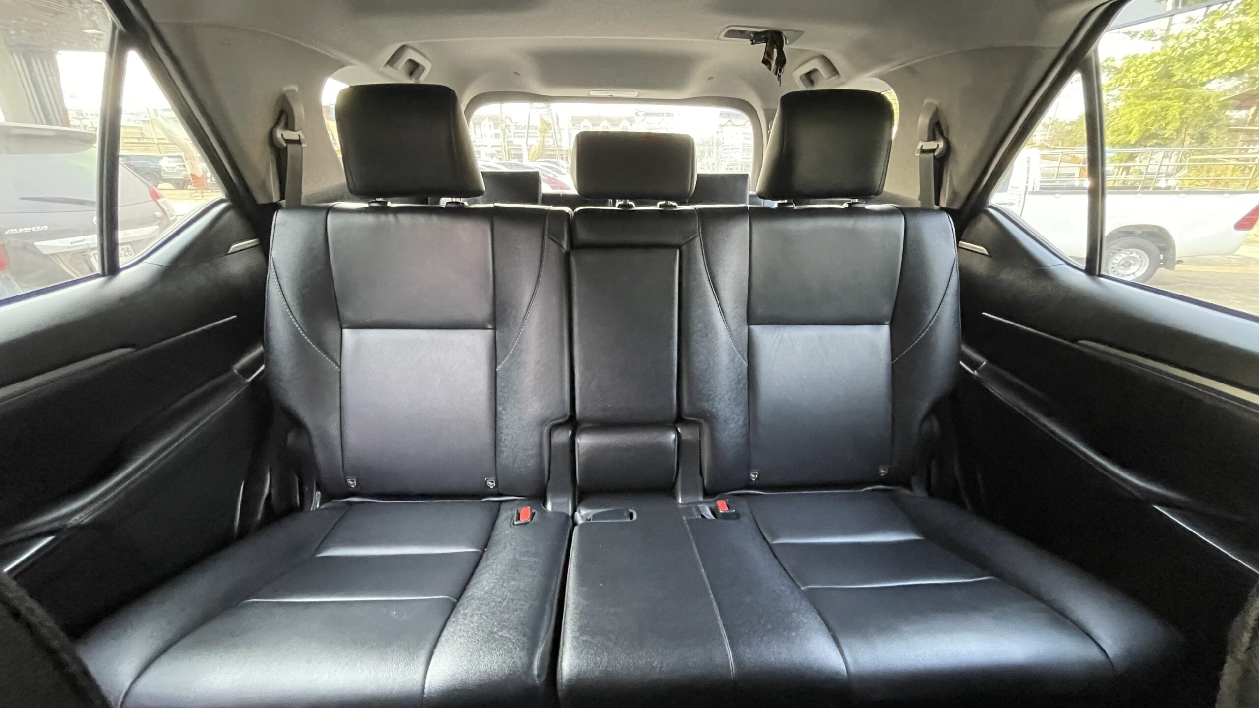 Toyota Fortuner 2.4 Leader V SUV AT 2022