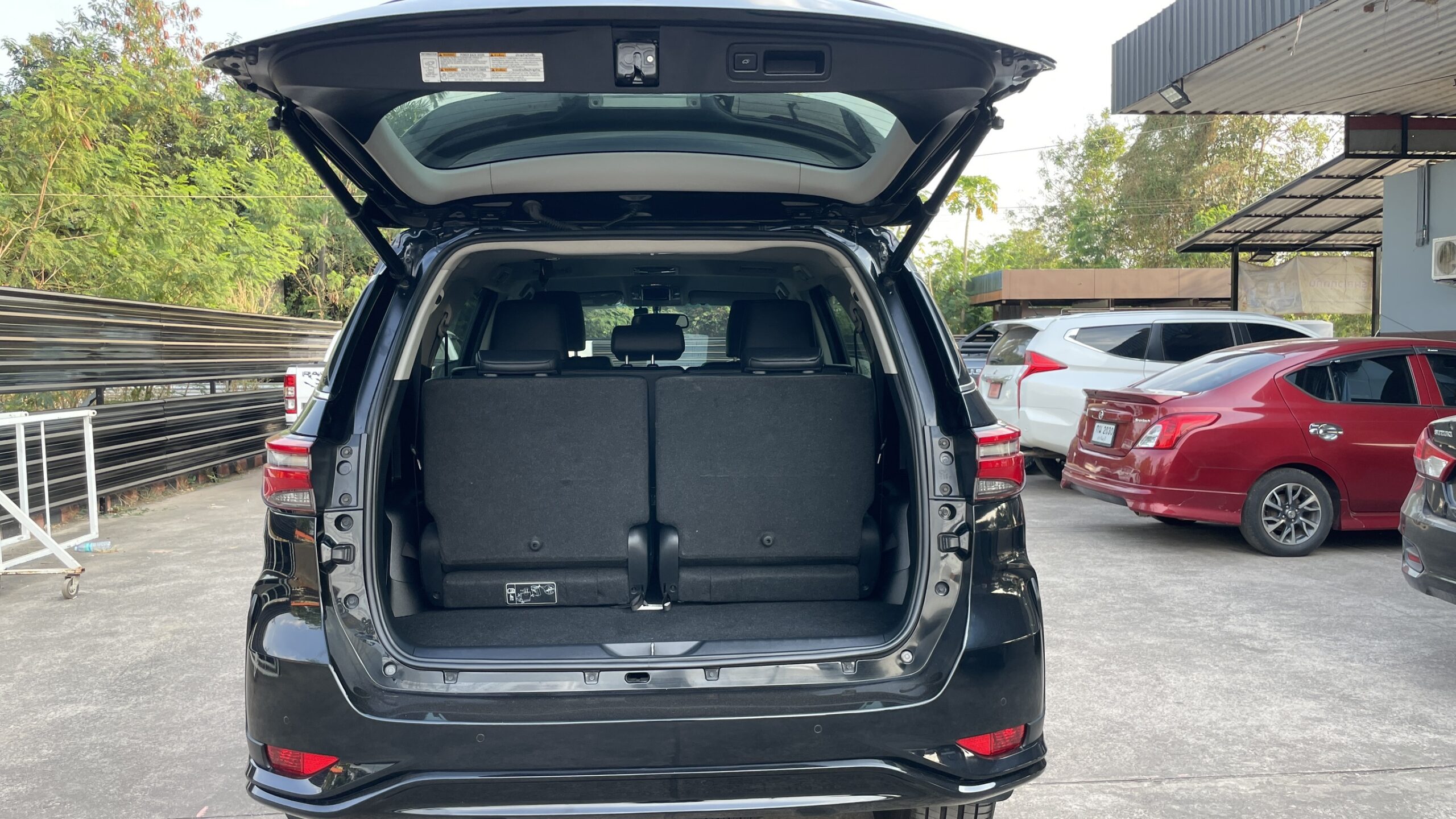 Toyota Fortuner 2.4 Leader V SUV AT 2022
