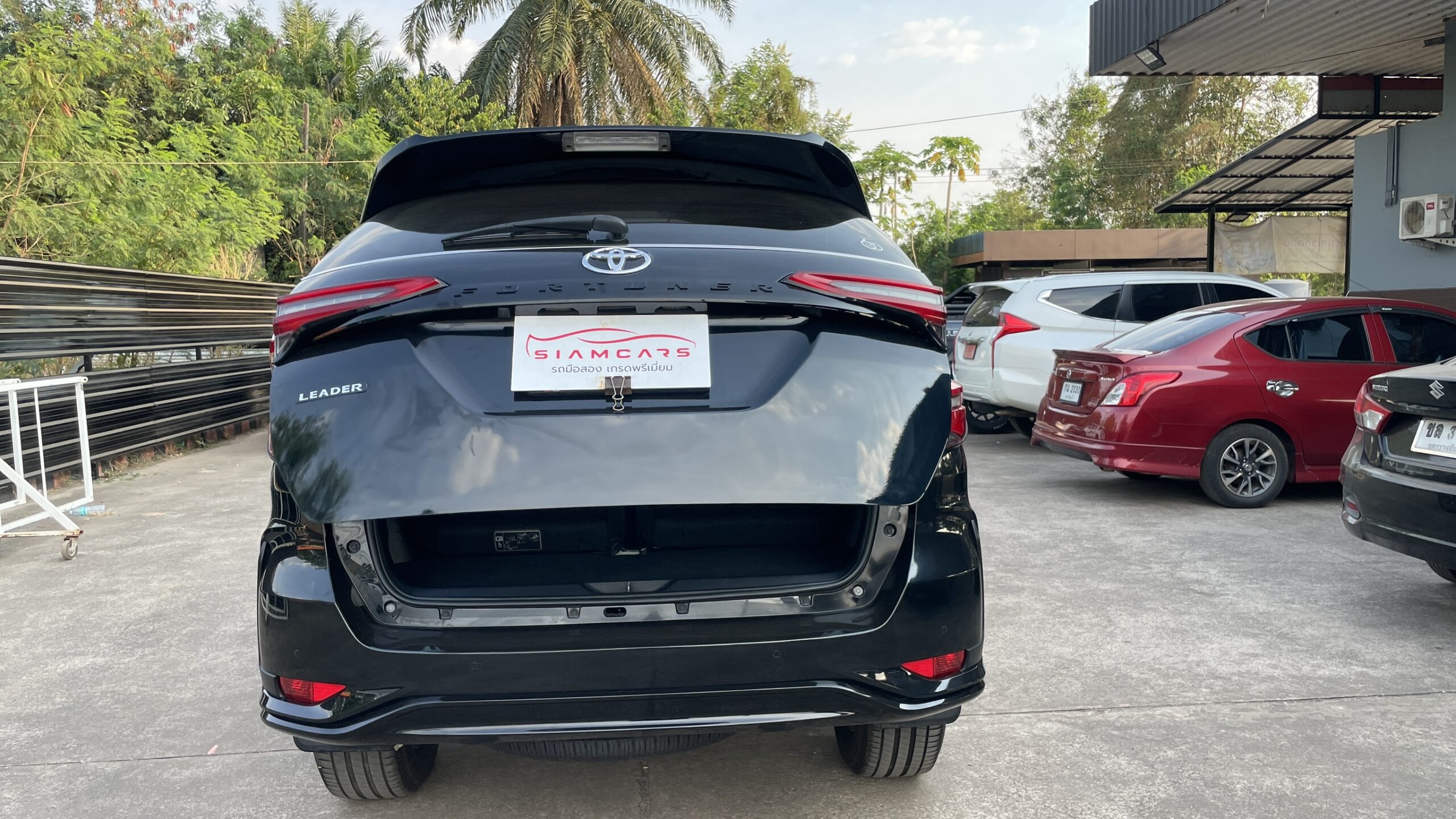 Toyota Fortuner 2.4 Leader V SUV AT 2022