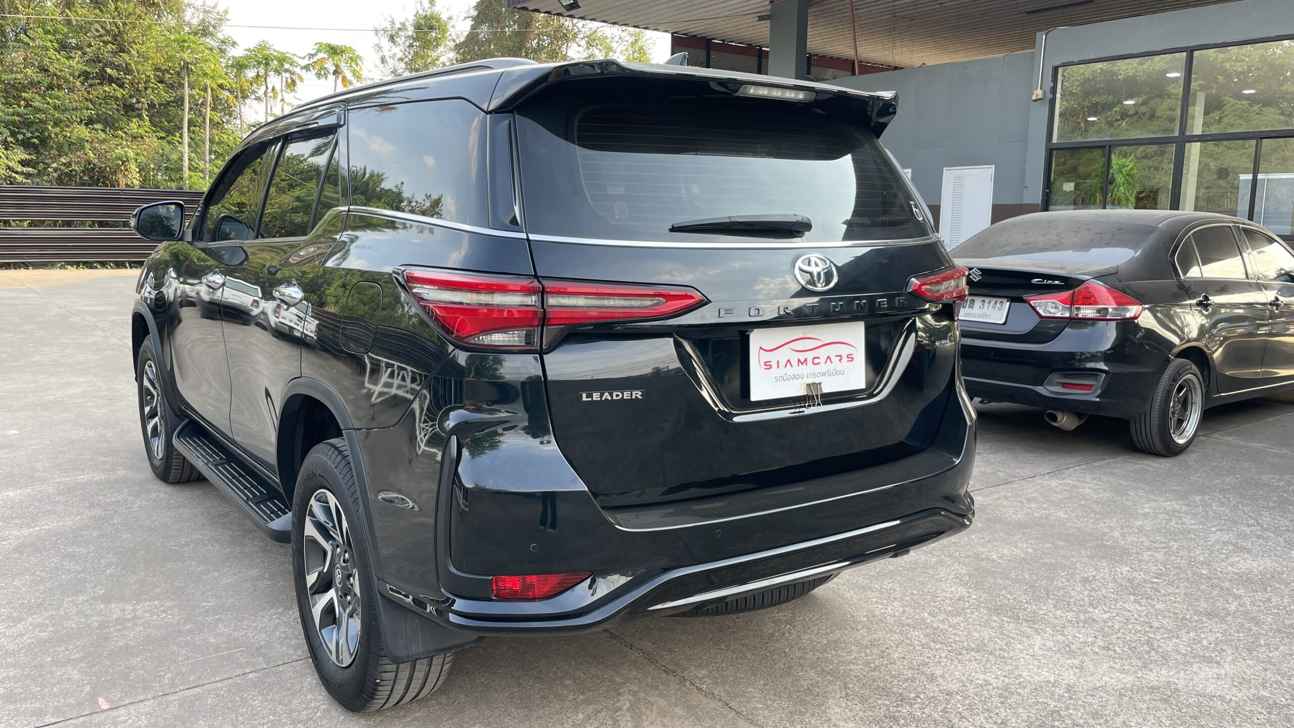 Toyota Fortuner 2.4 Leader V SUV AT 2022