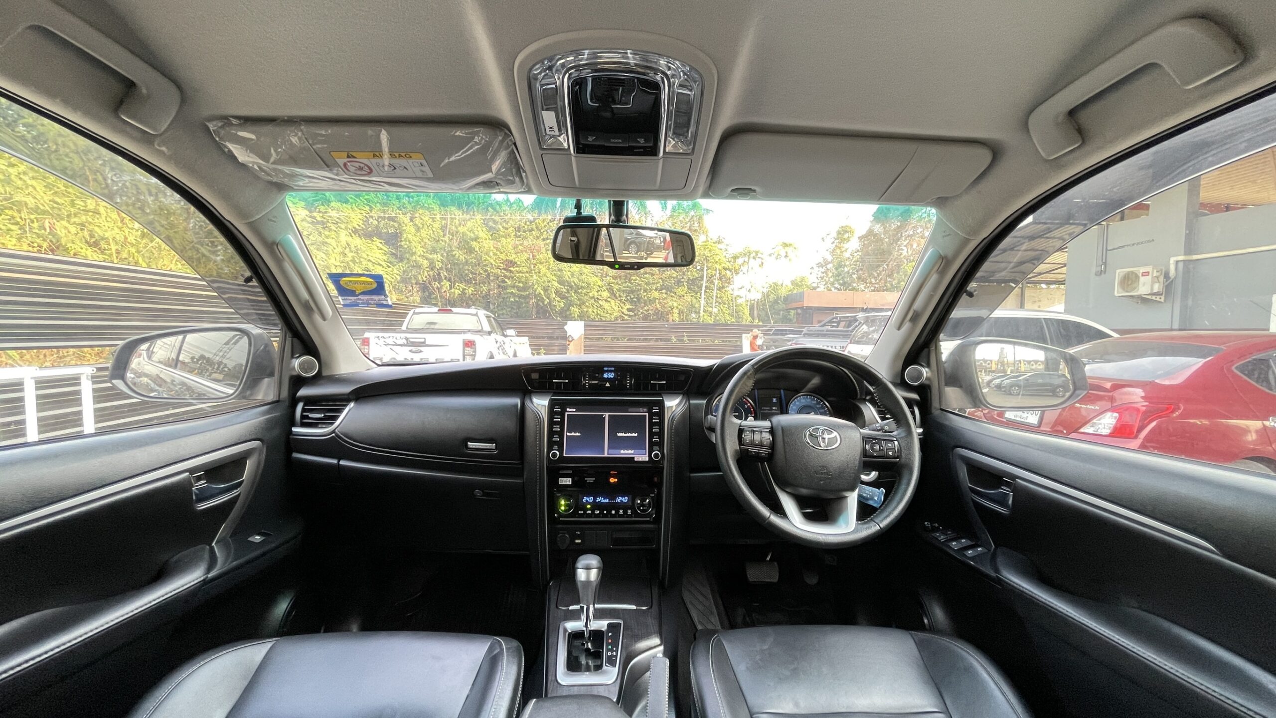 Toyota Fortuner 2.4 Leader V SUV AT 2022
