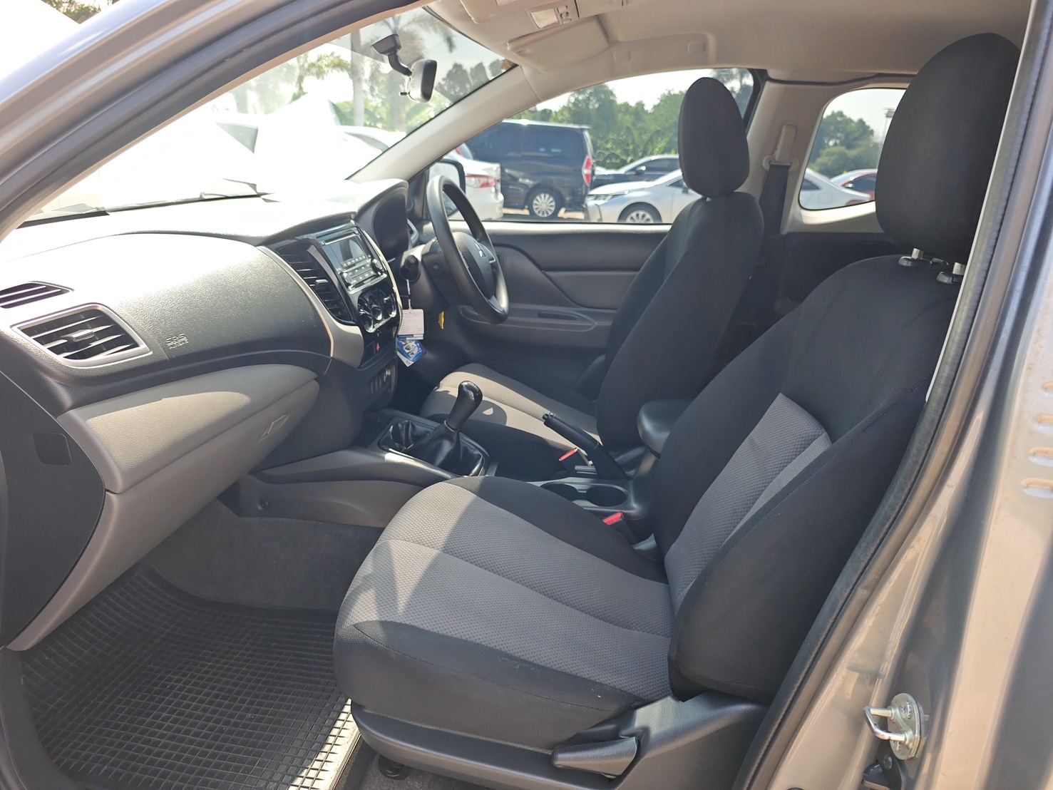 Mitsubishi Triton All New Mega Cab 2.5 GLX MT 2018