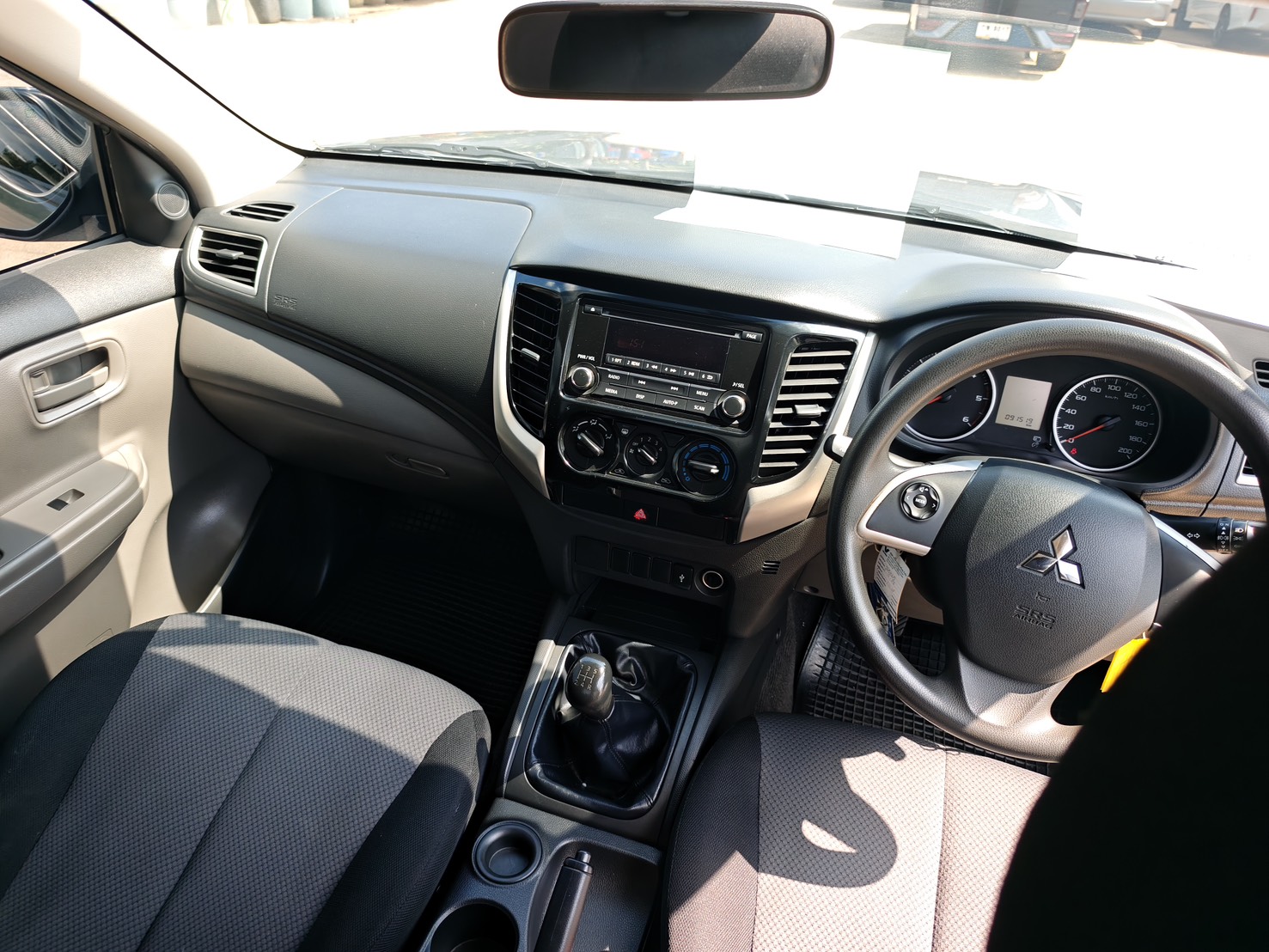 Mitsubishi Triton All New Mega Cab 2.5 GLX MT 2018