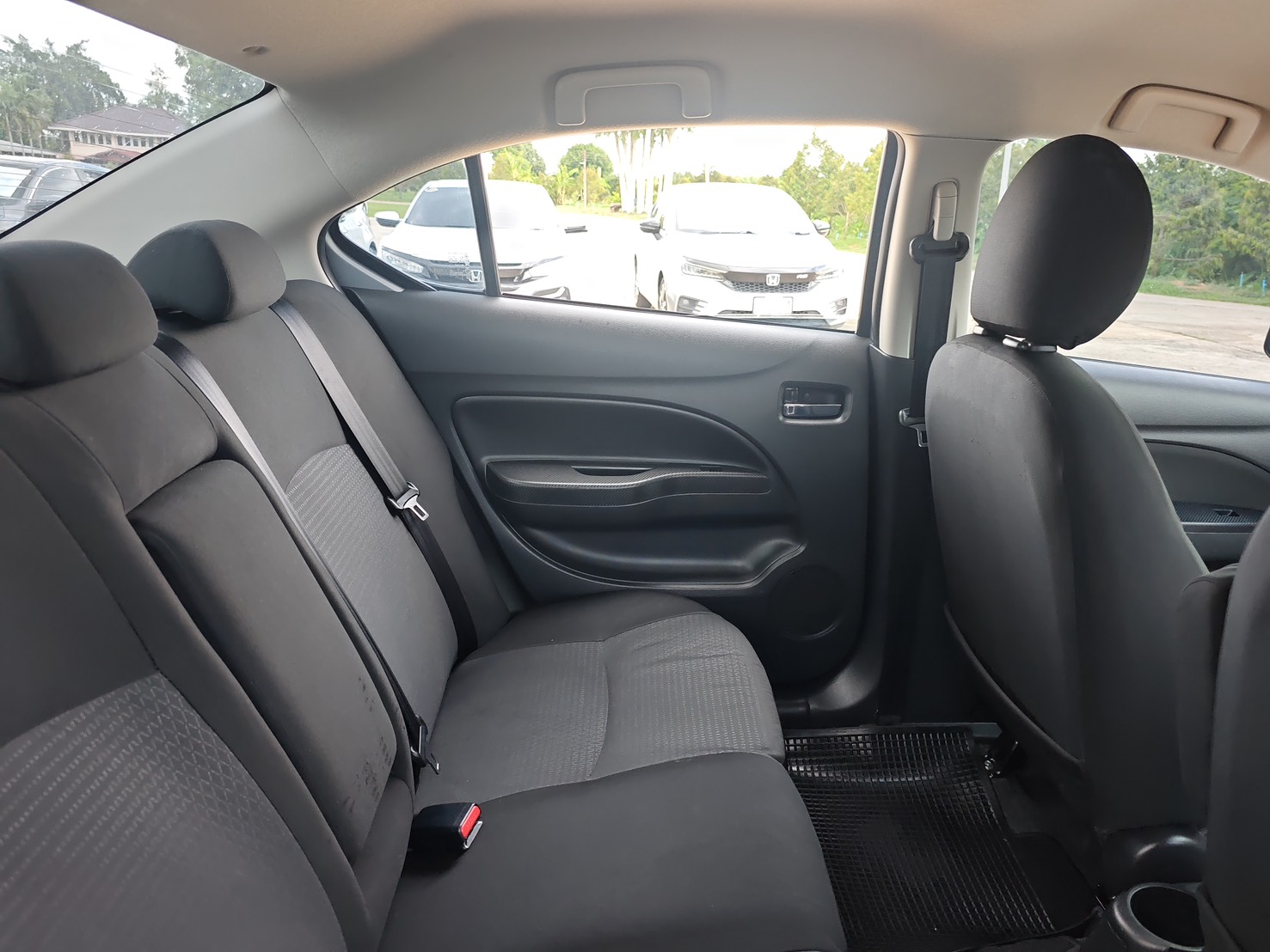 Mitsubishi Attrage 1.2 GLX Dynamic Shield Sedan AT ปี 2021