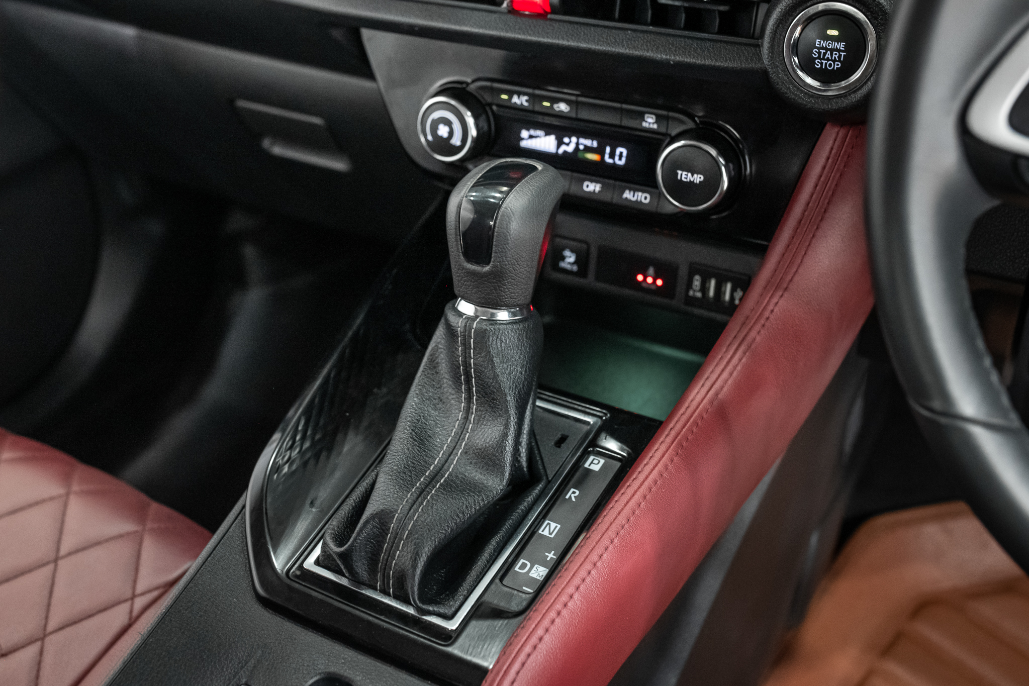 Toyota Yaris ATIV 1.2 Premium Luxury AT 2024