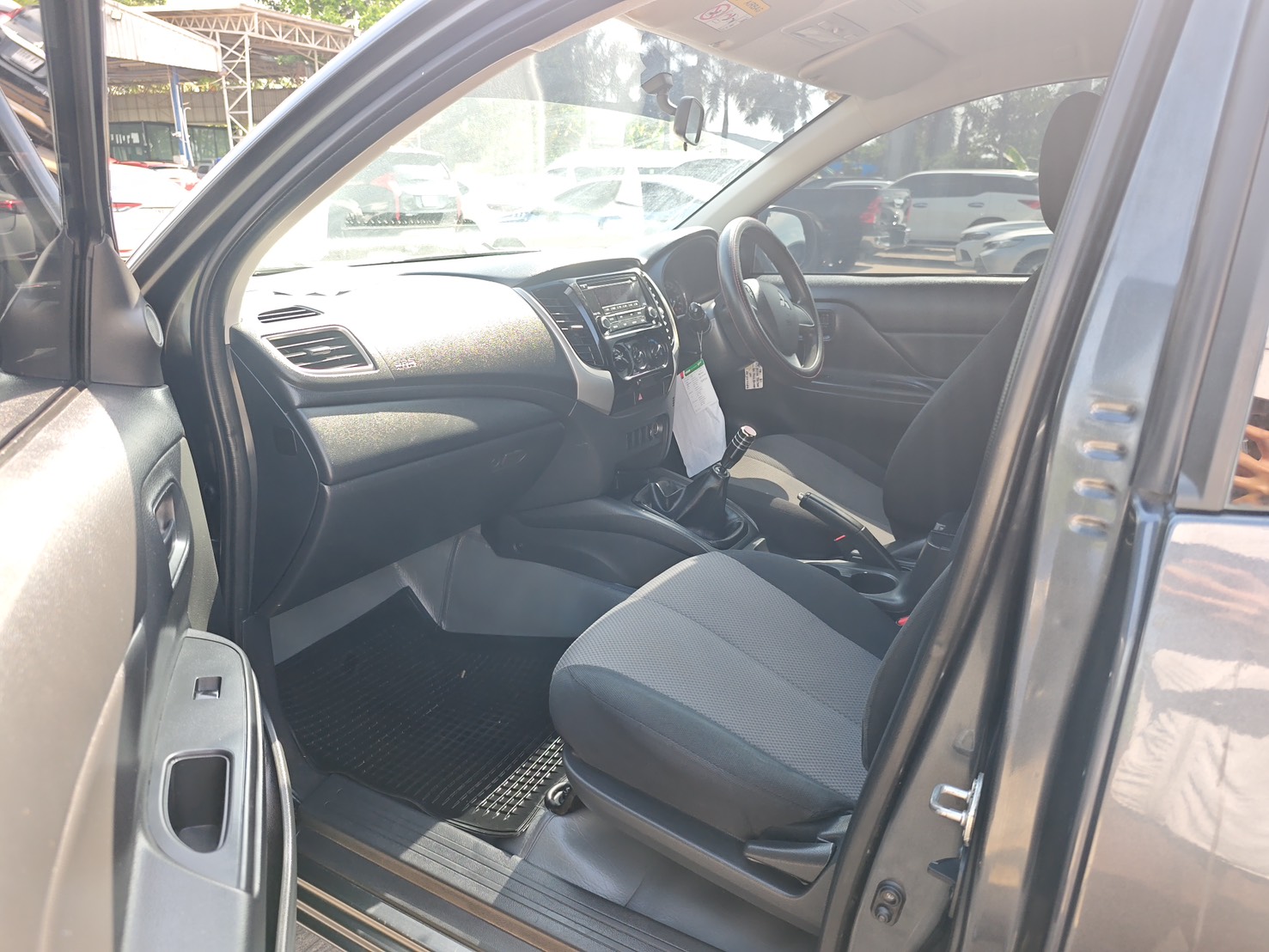 Mitsubishi Triton All New Mega Cab 2.5 GLX MT 2019