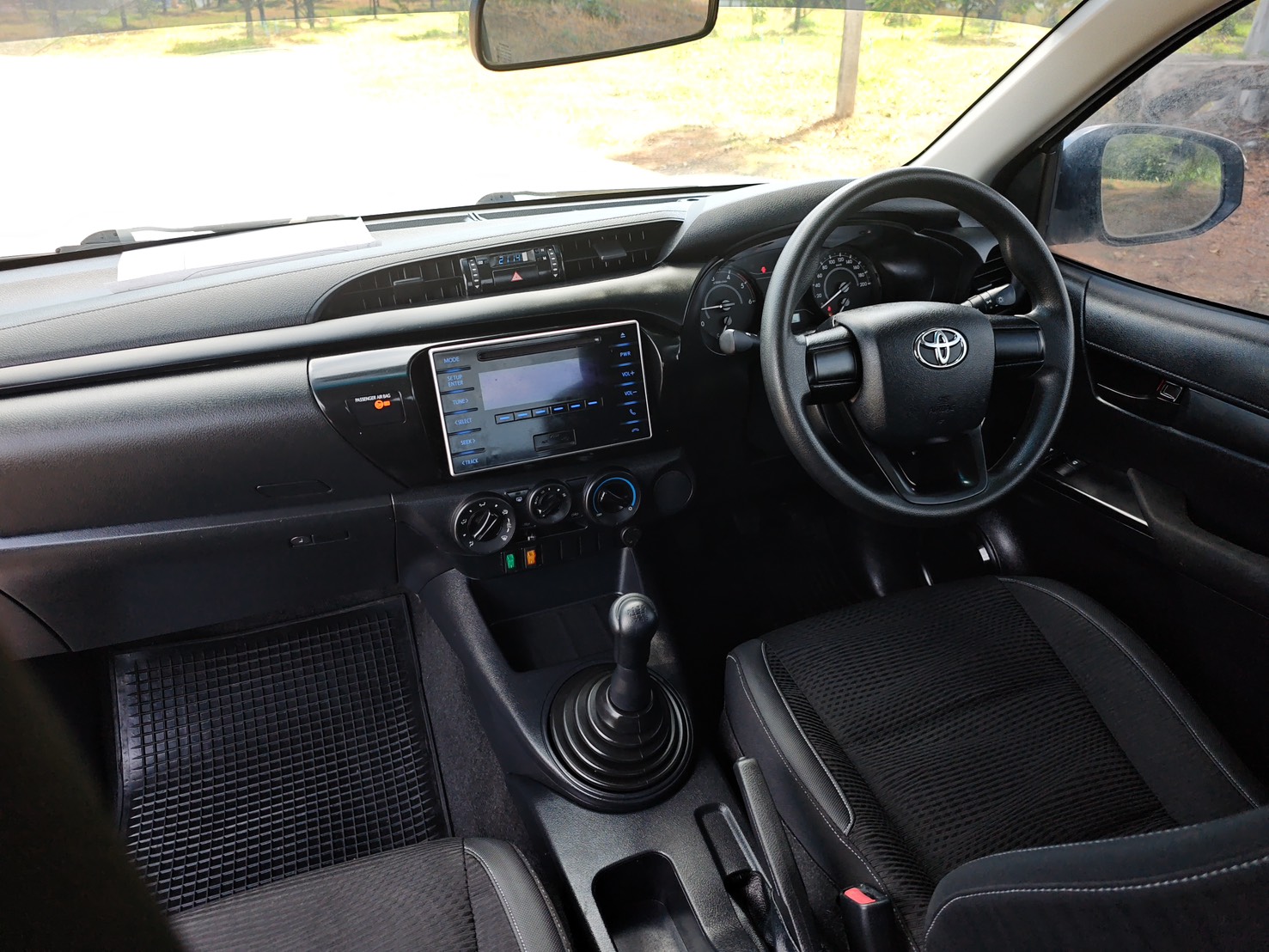 Toyota Hilux Revo Smart Cab 2.4 J Plus Z Edition MT 2020