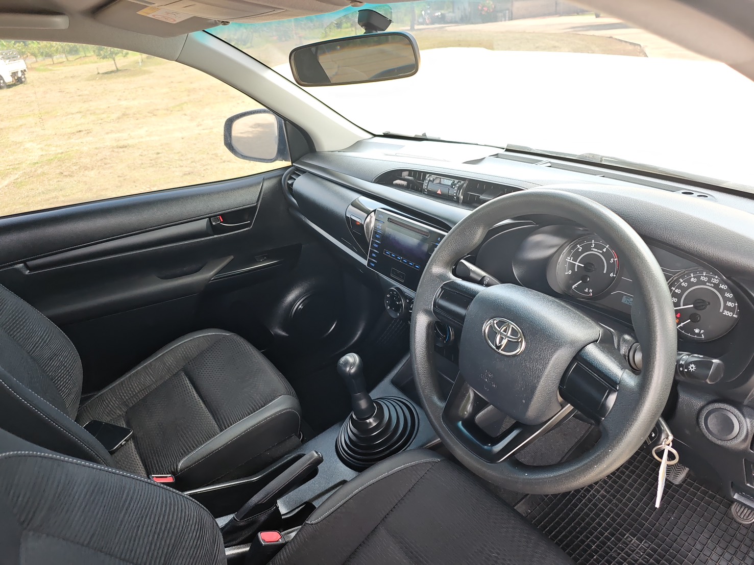Toyota Hilux Revo Smart Cab 2.4 J Plus Z Edition MT 2020