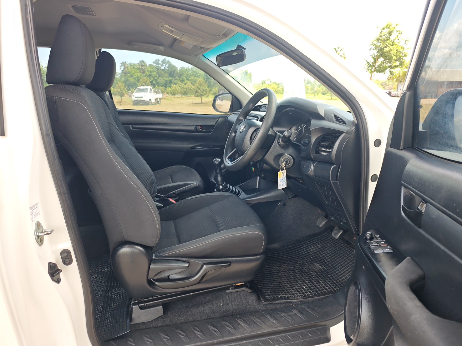 Toyota Hilux Revo Smart Cab 2.4 J Plus Z Edition MT 2020