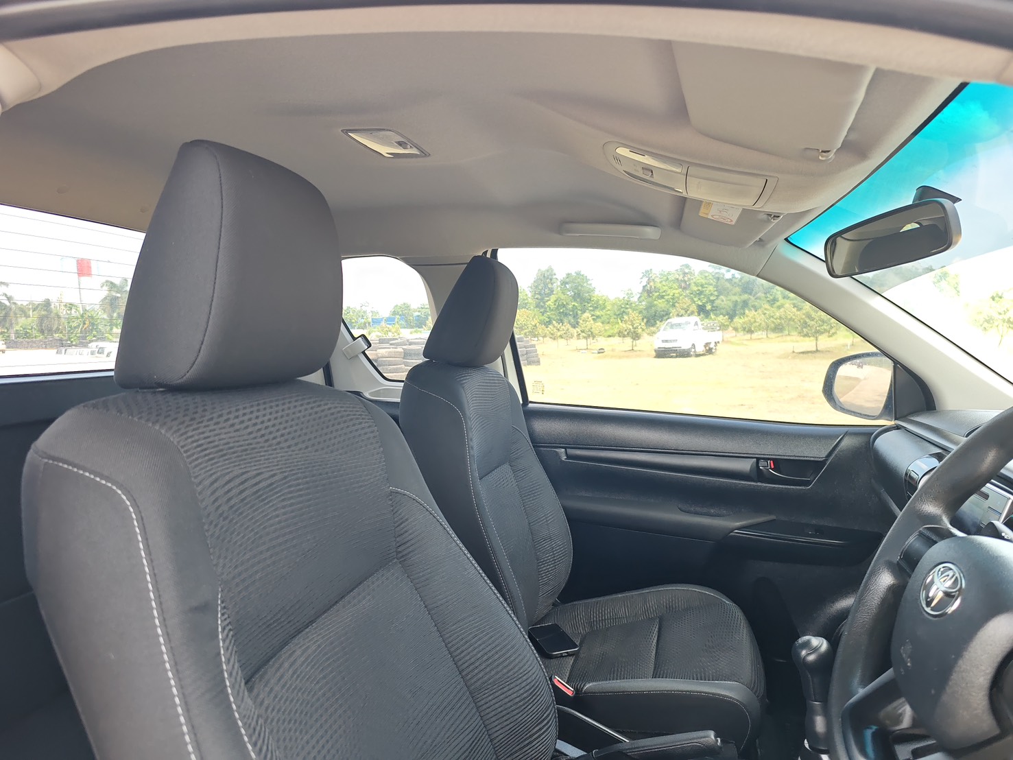 Toyota Hilux Revo Smart Cab 2.4 J Plus Z Edition MT 2020