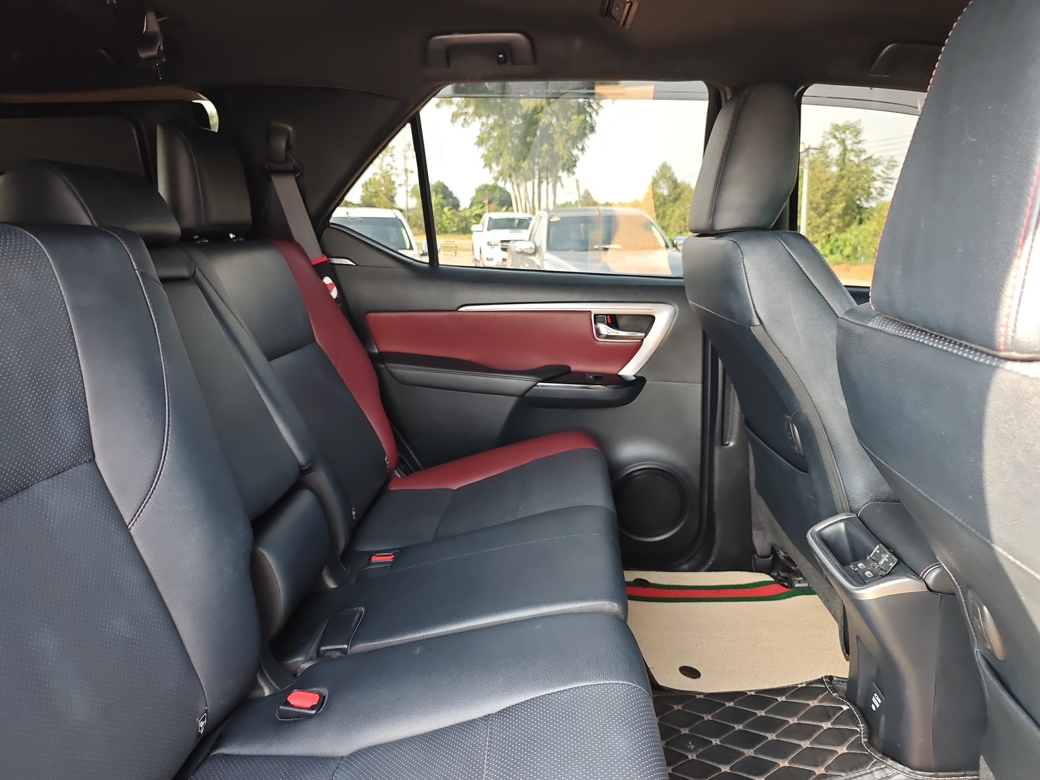 Toyota Fortuner 2.4 Legender SUV AT 2023