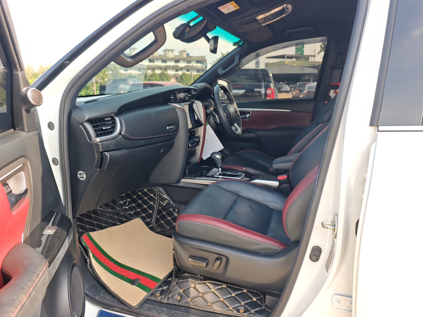 Toyota Fortuner 2.4 Legender SUV AT 2023