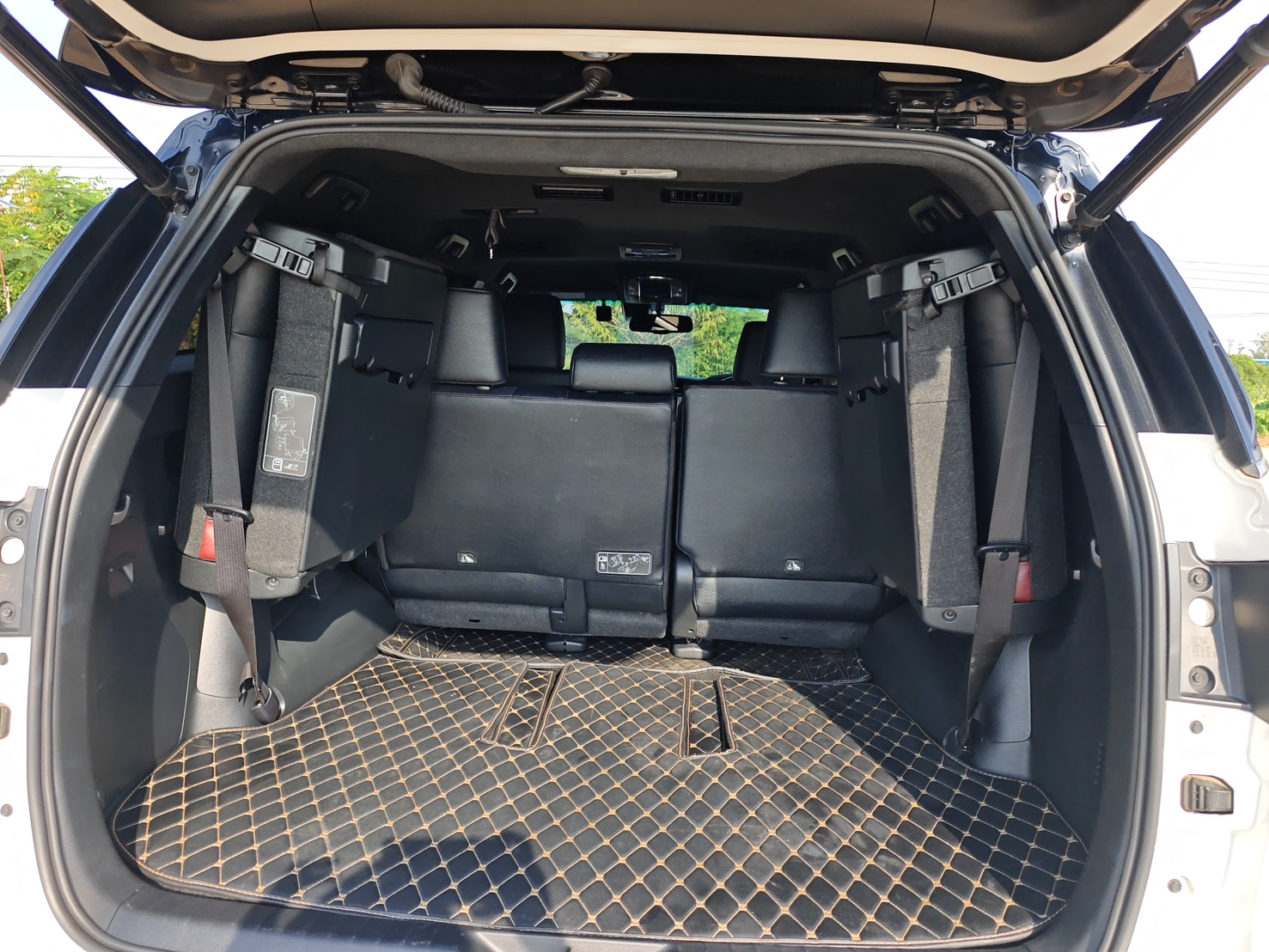 Toyota Fortuner 2.4 Legender SUV AT 2023