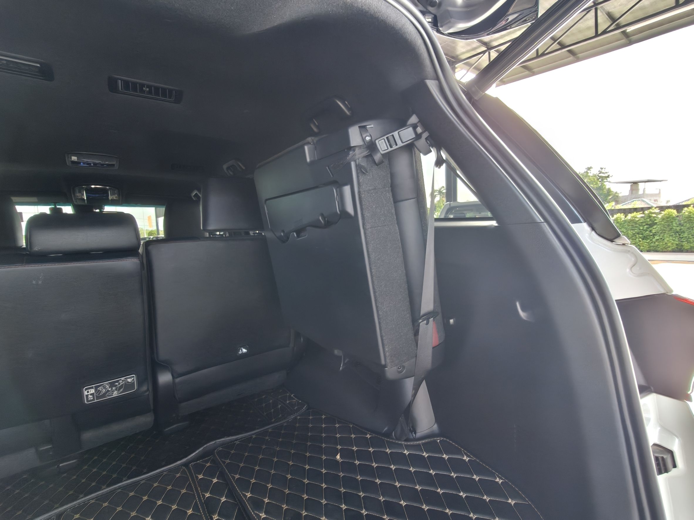 Toyota Fortuner 2.4 Legender SUV AT 2023
